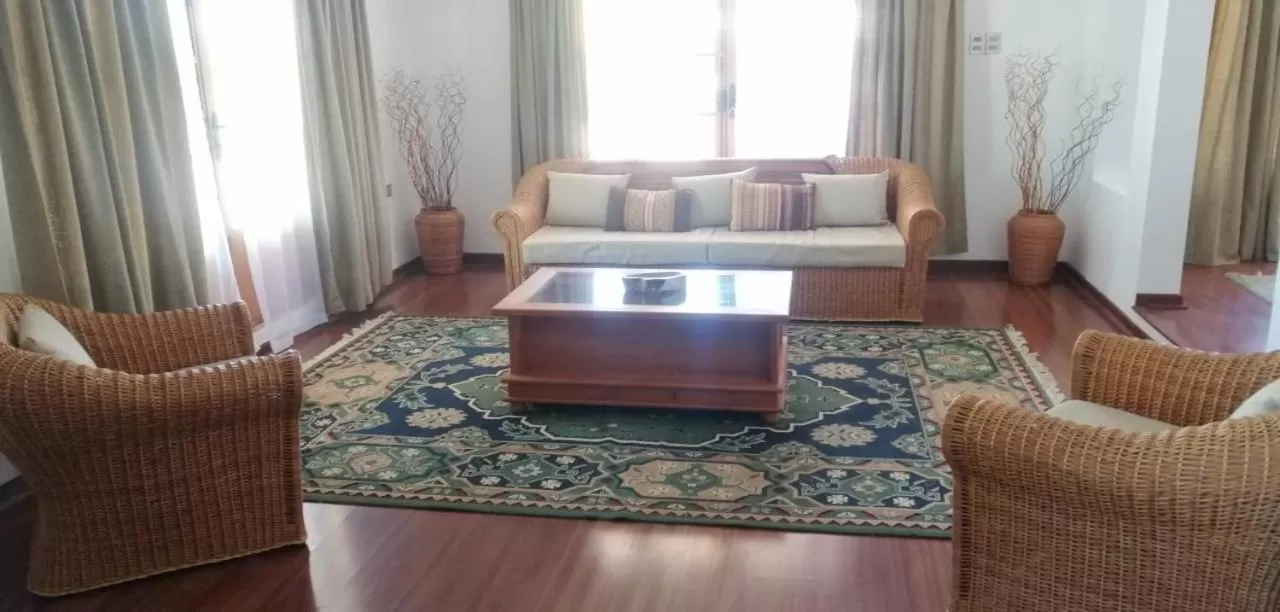 Living room, Seating Area in Calfu Lodge