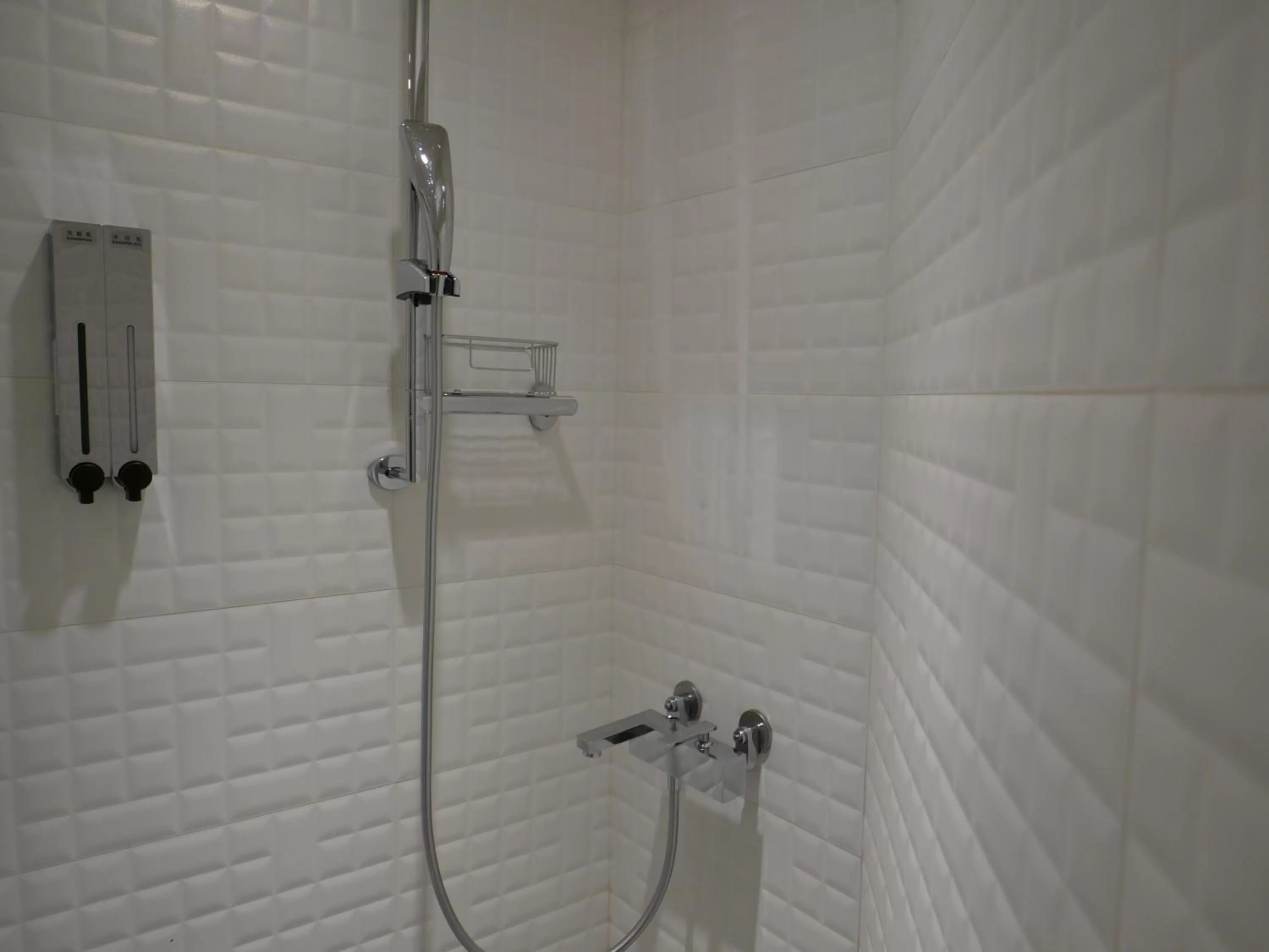 Shower in 泊居旅店二館 Oursinn Hotel 2