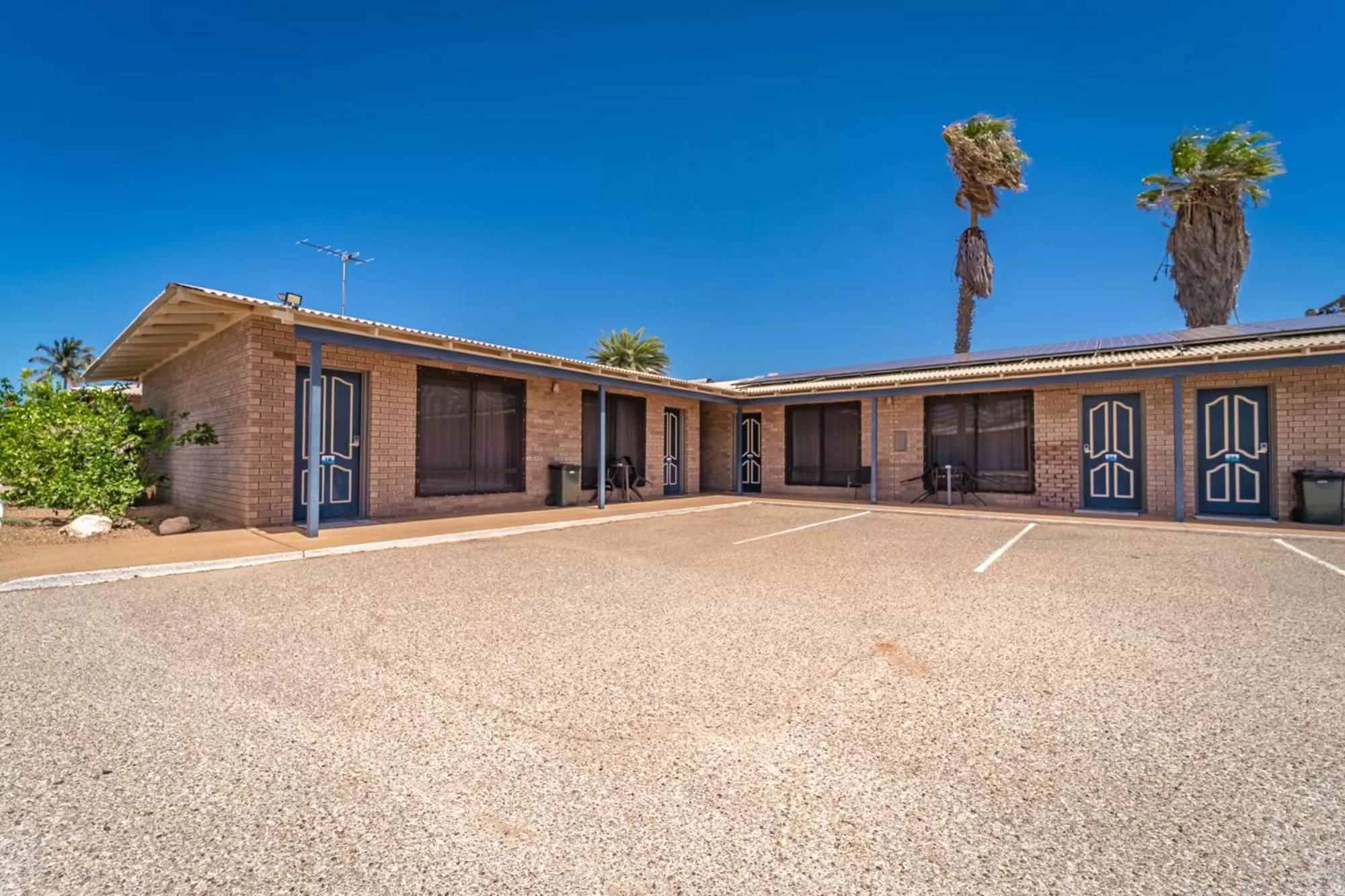 Property building in Carnarvon Motel