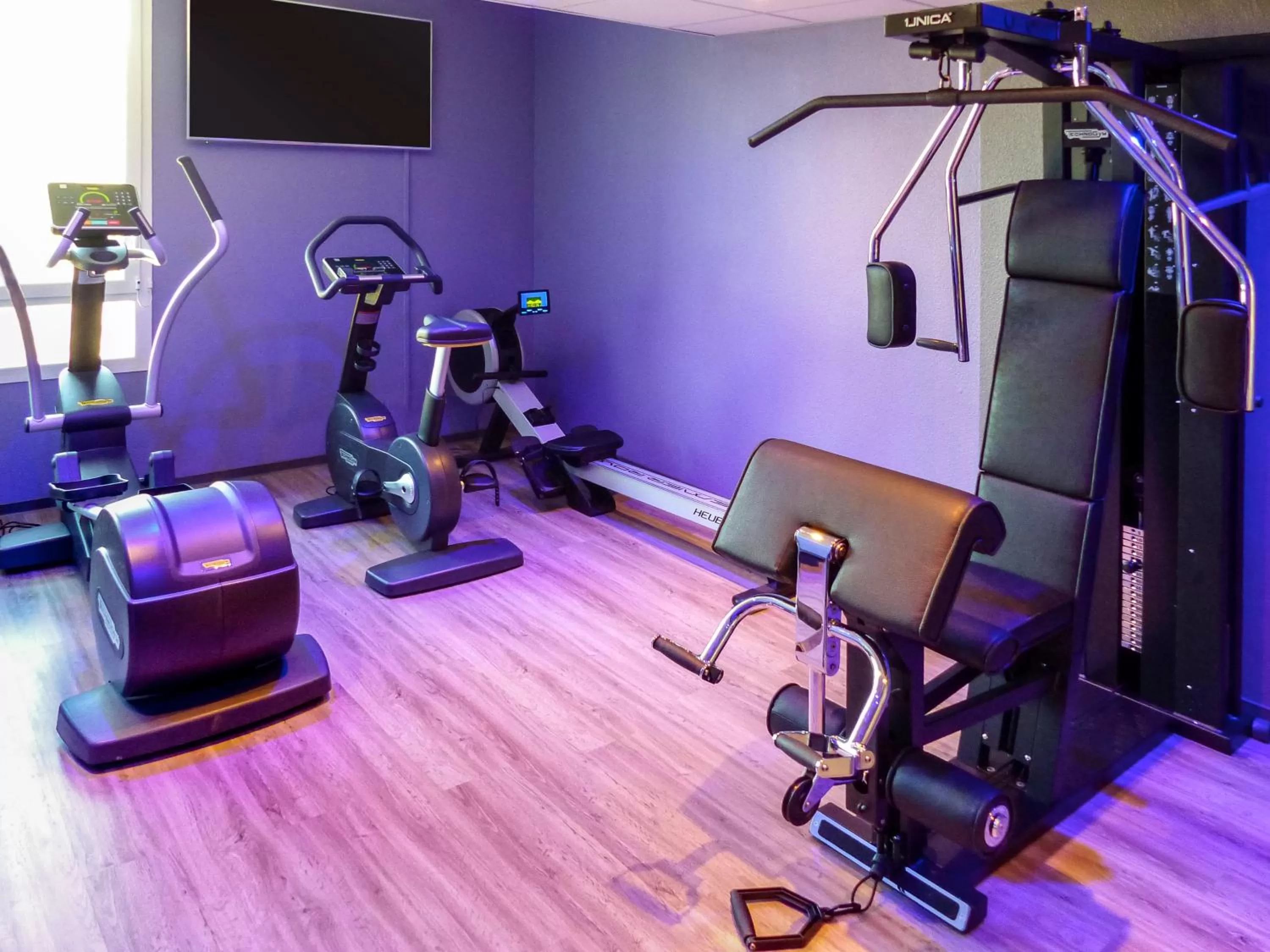 Fitness centre/facilities in ibis Paris Meudon Velizy