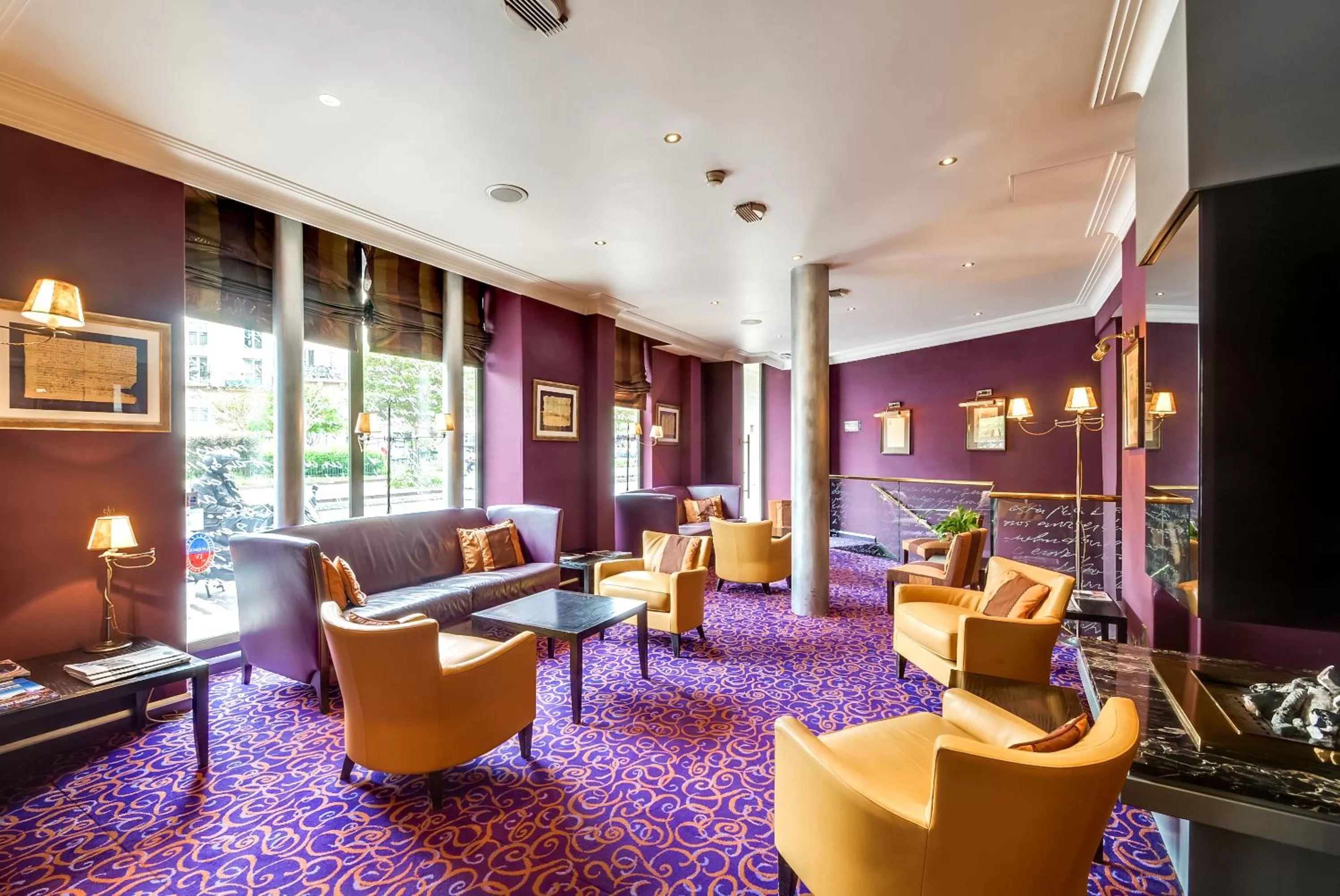 Lounge or bar in Villa Lutèce Port Royal