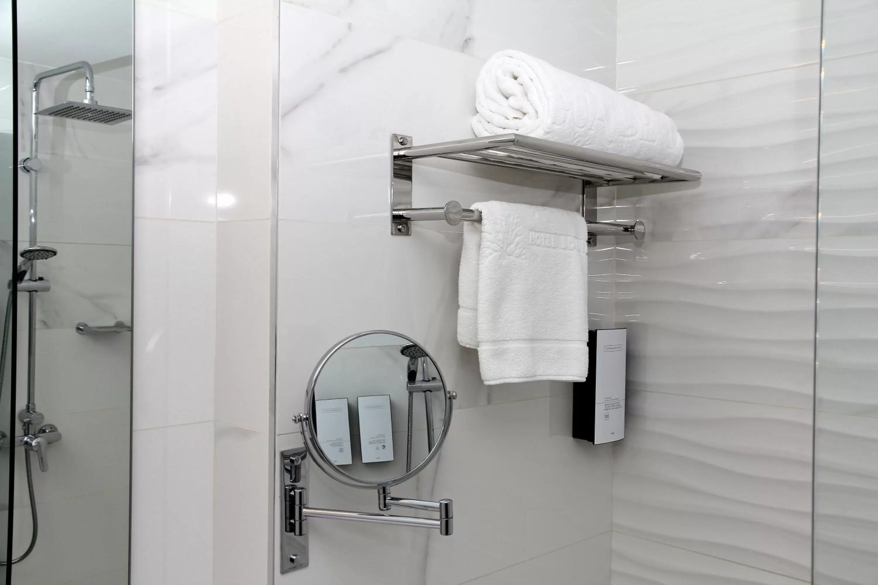 Shower in Agua de Mar Hotel Boutique