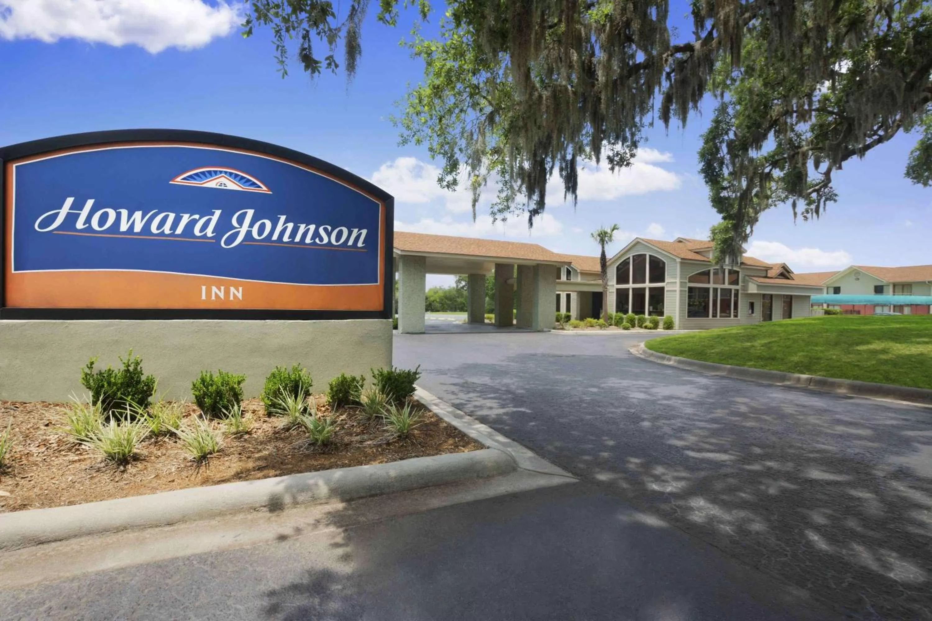 Property building in Howard Johnson by Wyndham Beaufort/Parris Island
