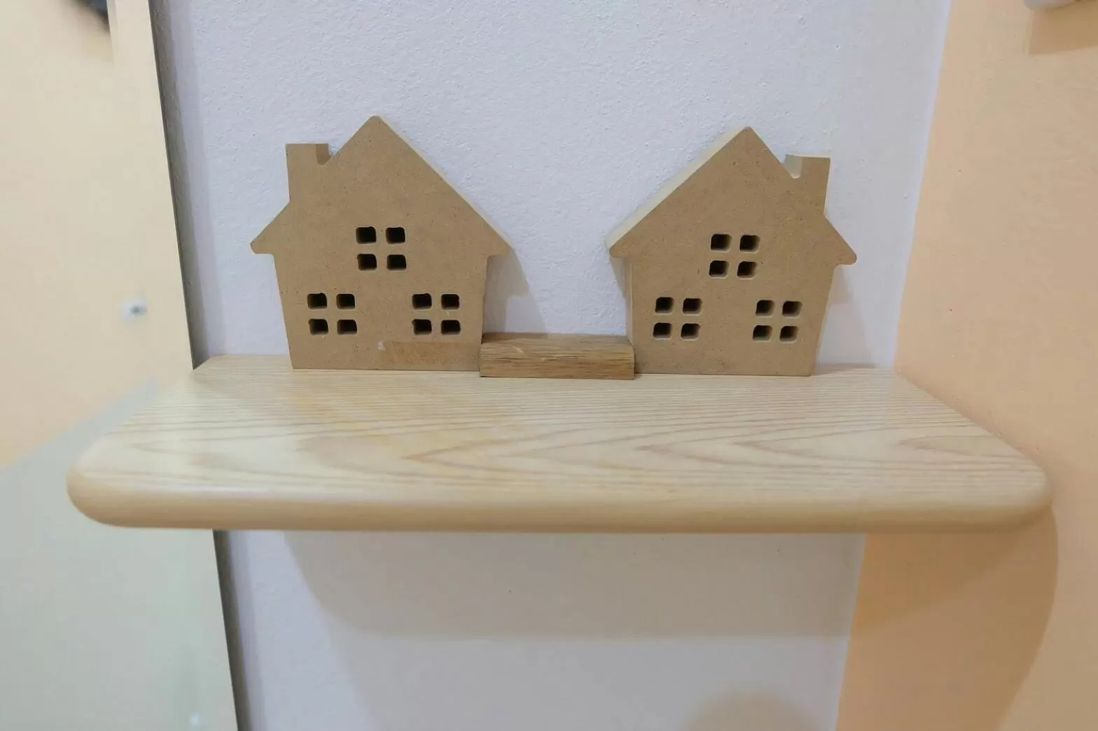 Decorative detail in Noble Baan Pastel