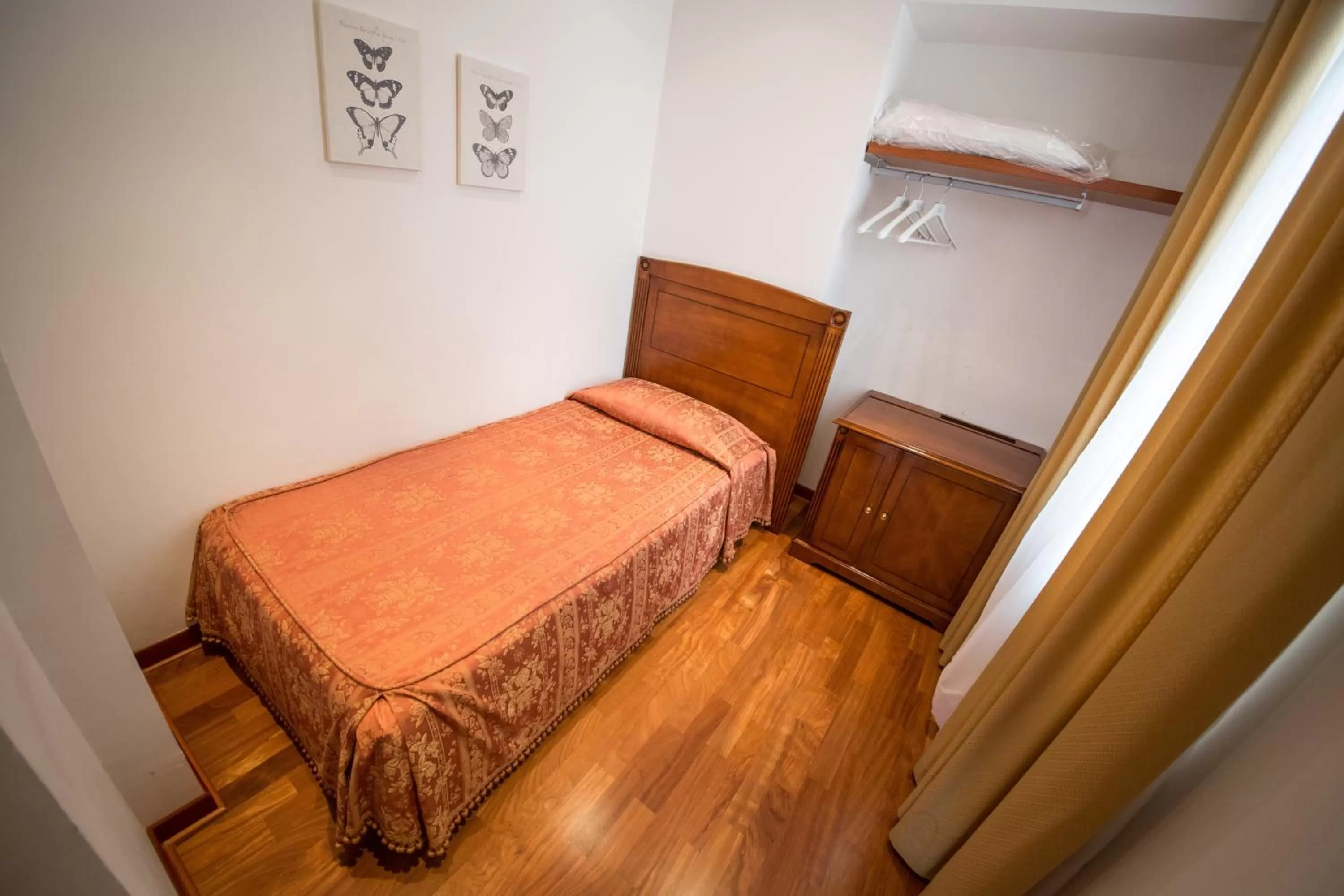 Bedroom, Bed in Residence Victoria