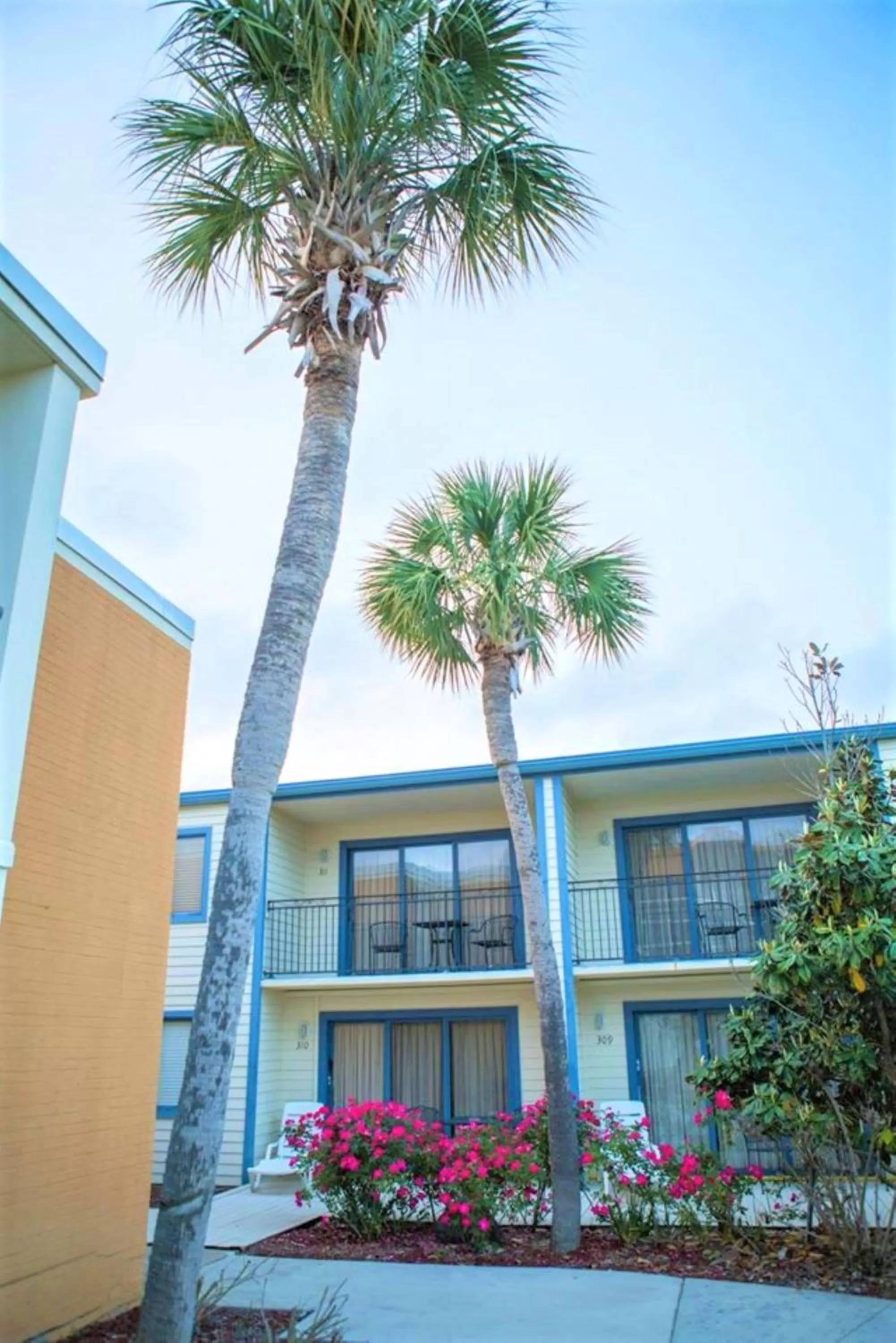 Property building in Royal Holiday Beach Resort