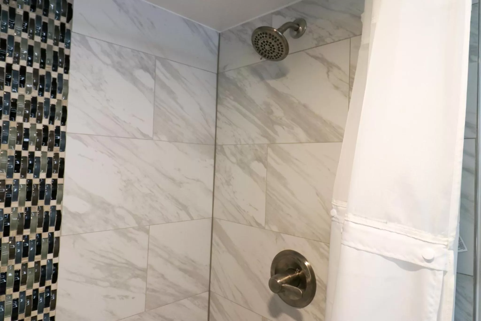 Bathroom in Envi Boutique Hotel Henderson-Evansville South