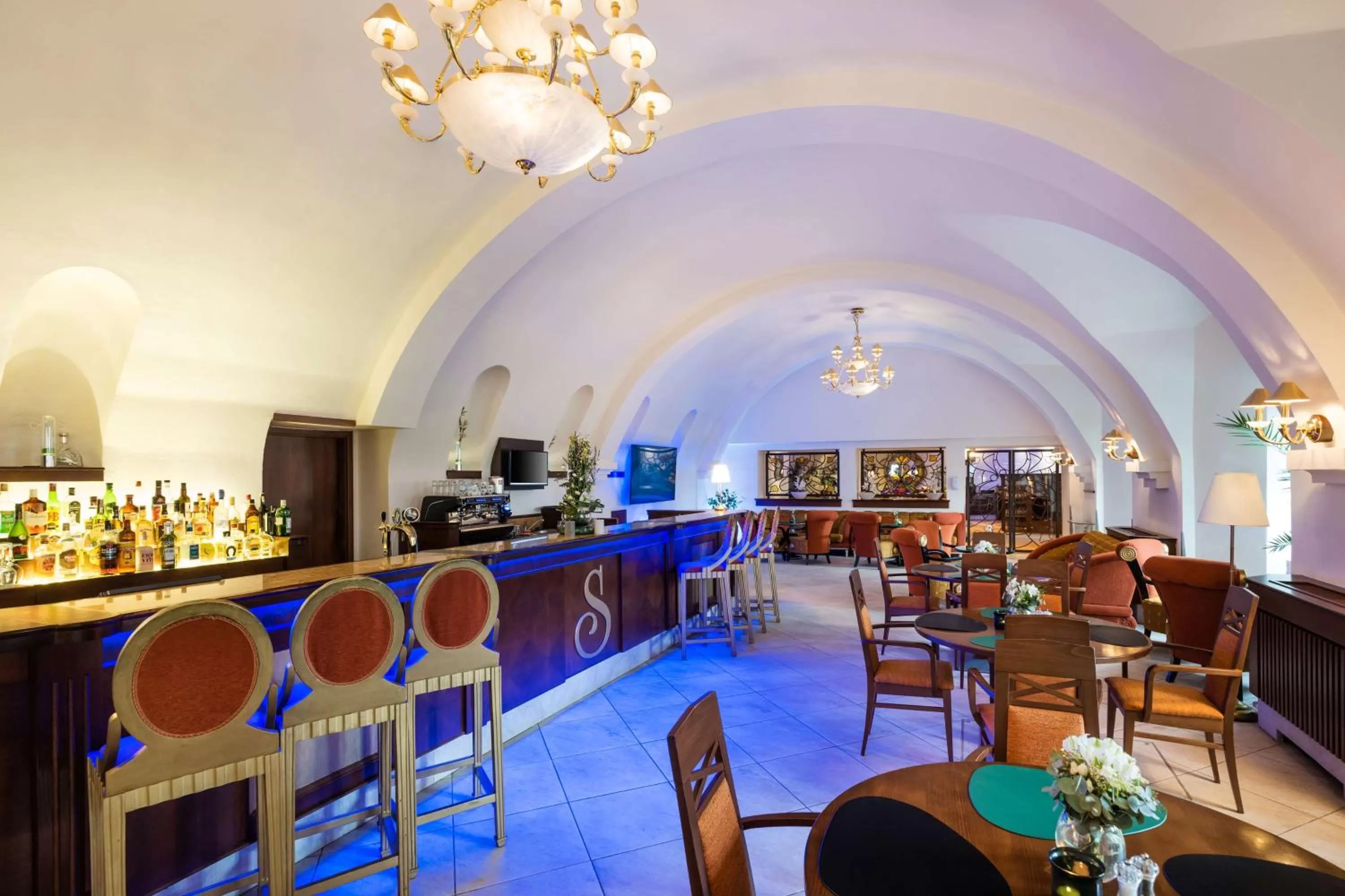 Lounge or bar in Lindner Hotel Prague Castle, part of JdV by Hyatt