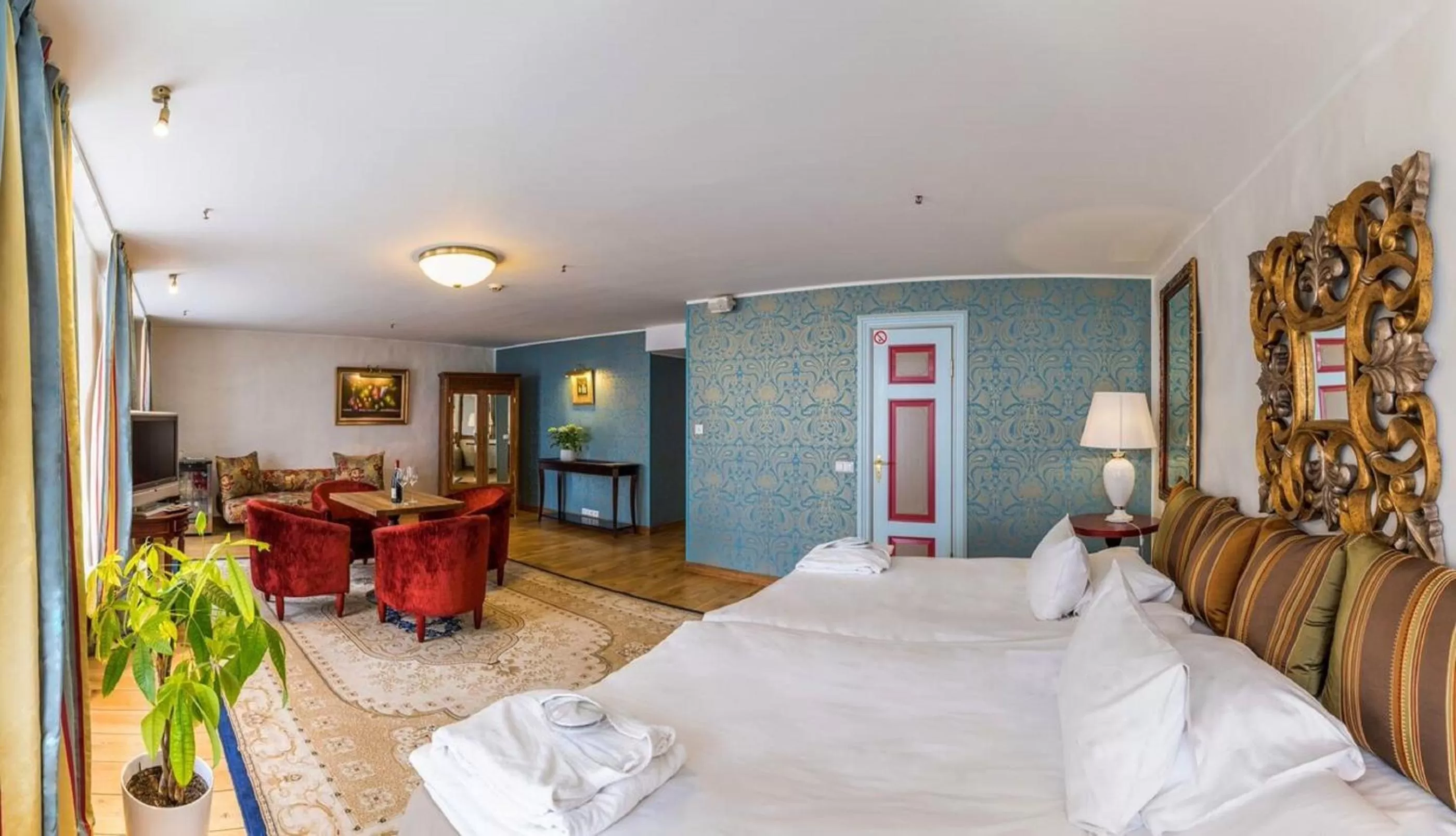 Bedroom, Bed in CRU Hotel