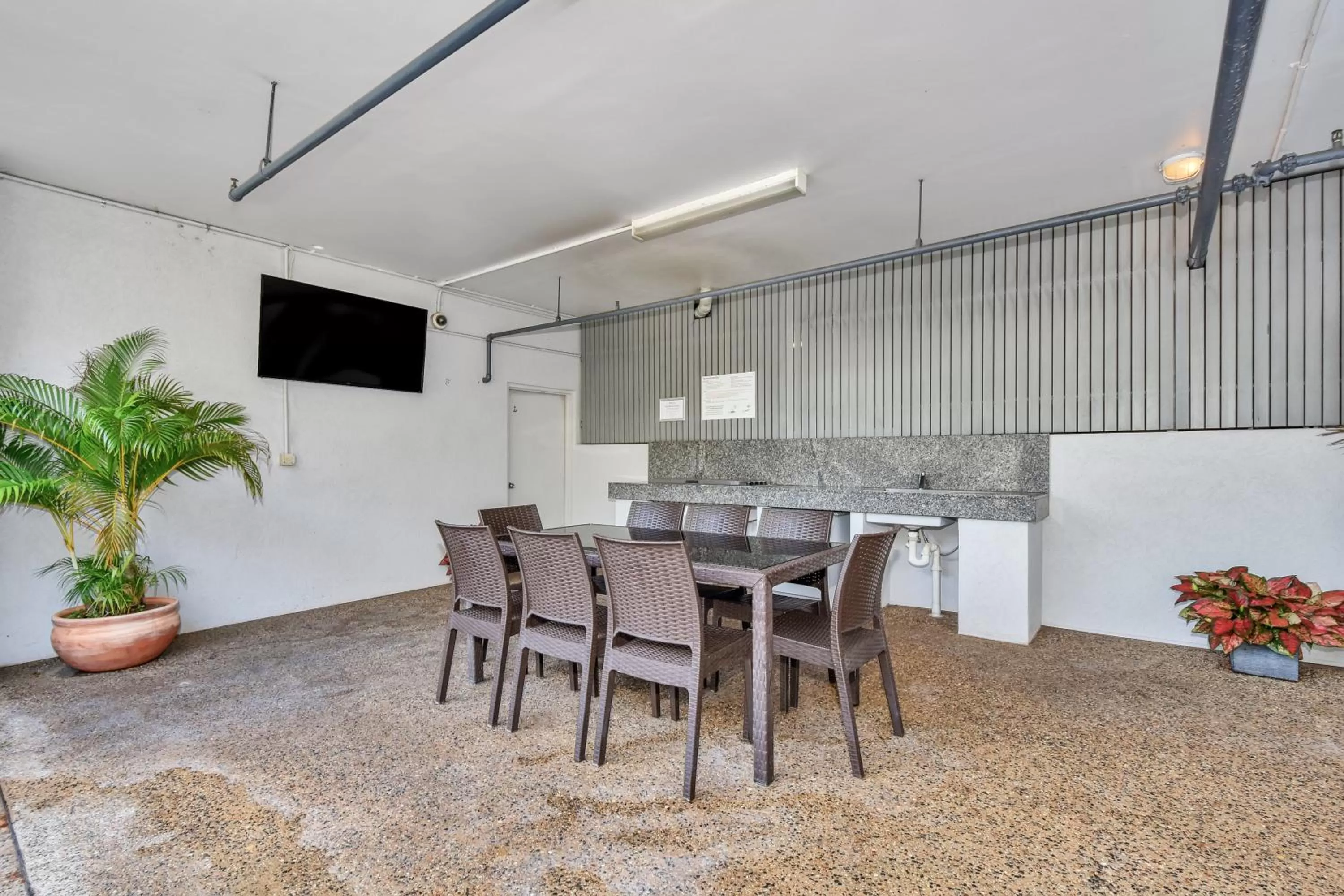 BBQ facilities in Argus Apartments Darwin