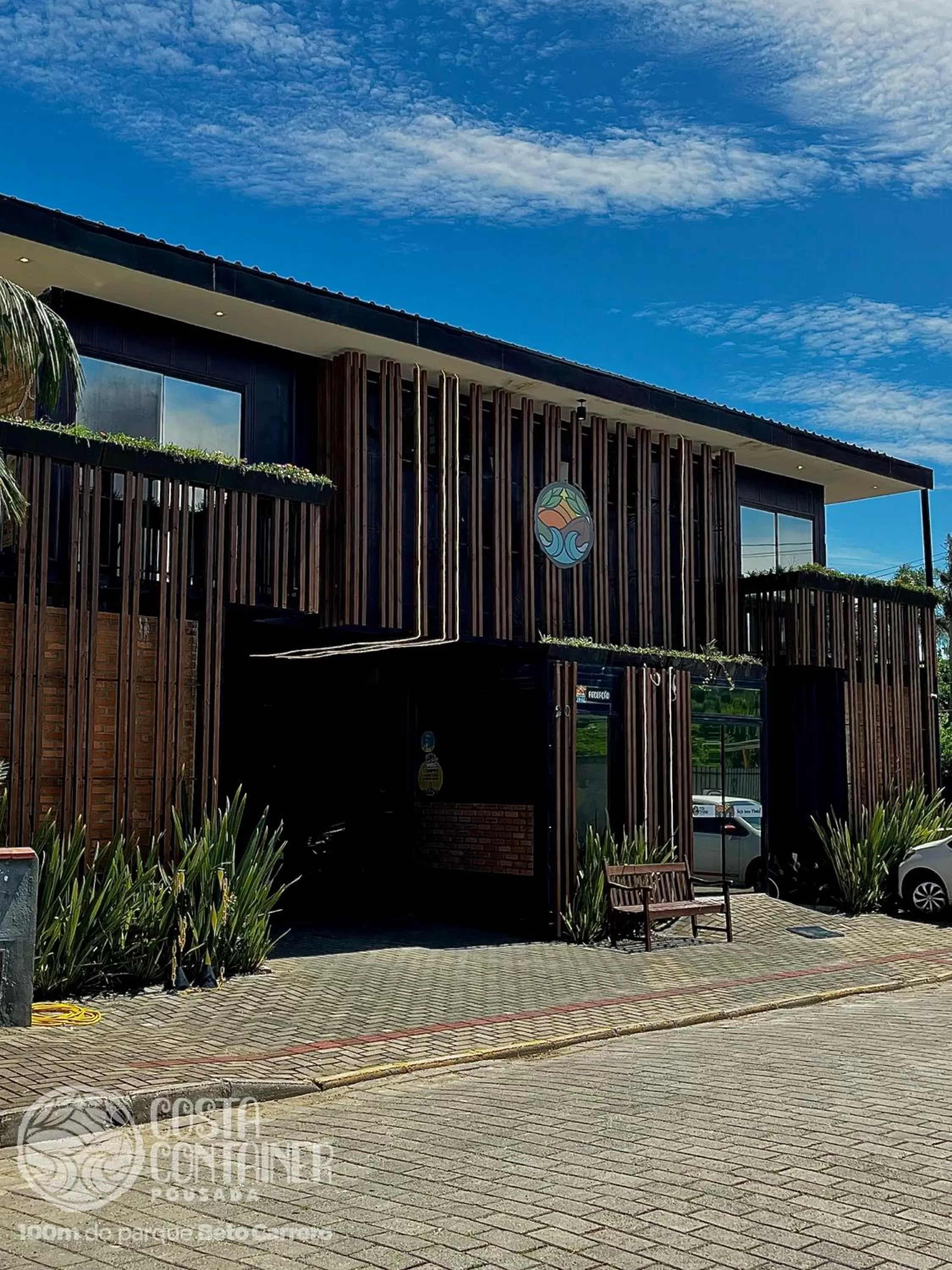 Facade/entrance in Pousada Costa Container