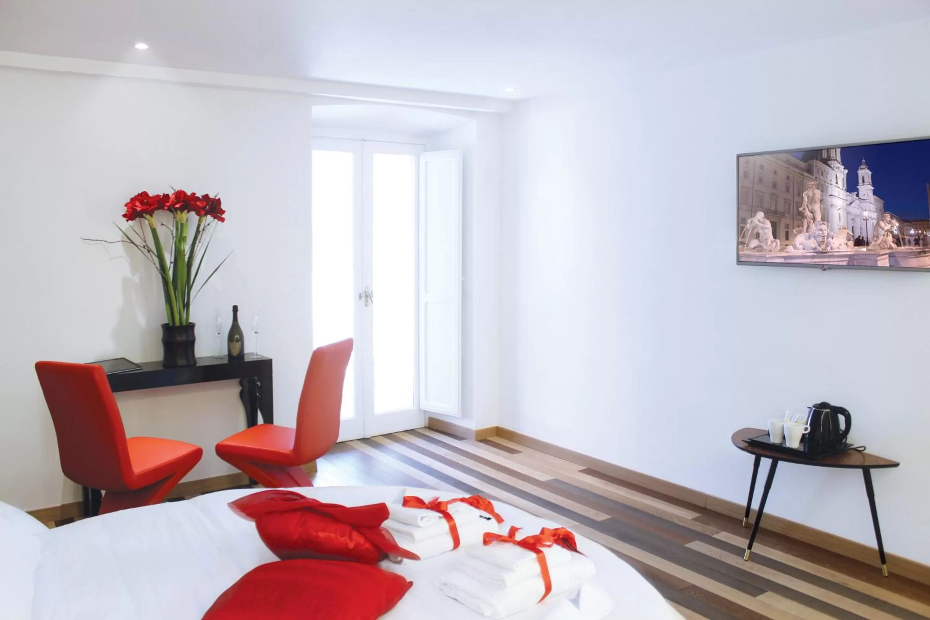 Decorative detail, Bed in Hub Navona