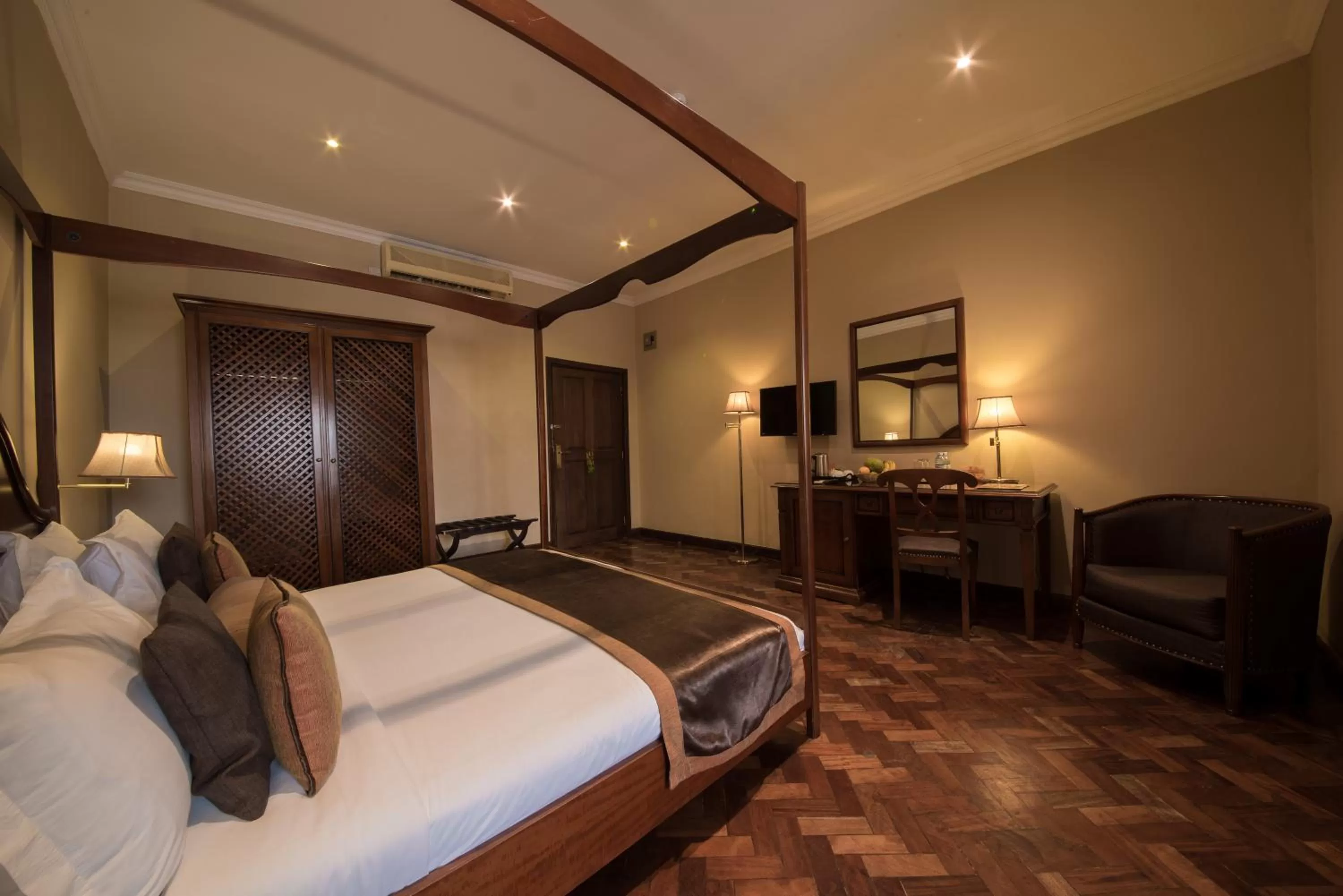 Photo of the whole room, Bed in Speke Hotel 1996 Ltd