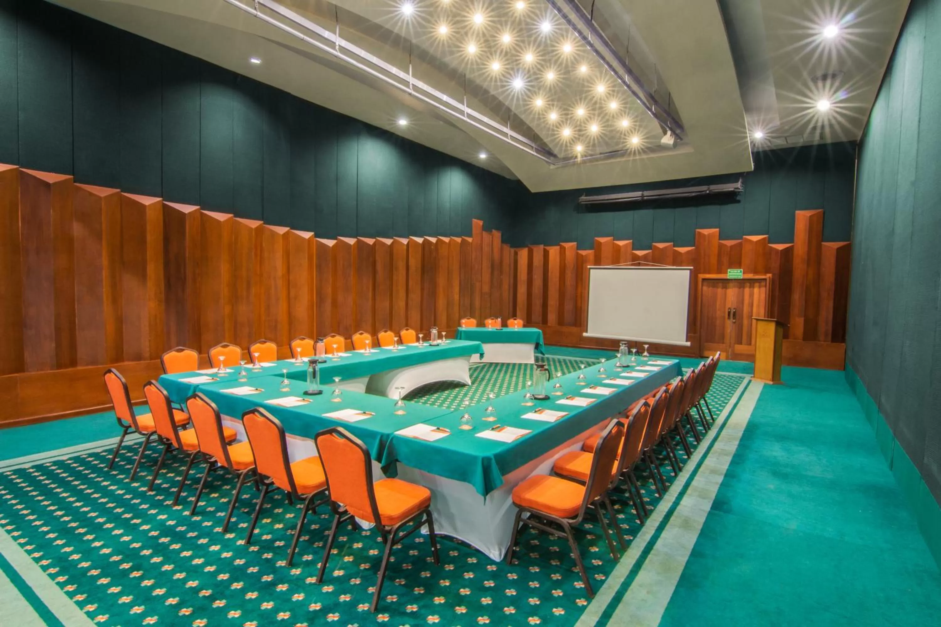 Meeting/conference room in GHL Hotel Sunrise