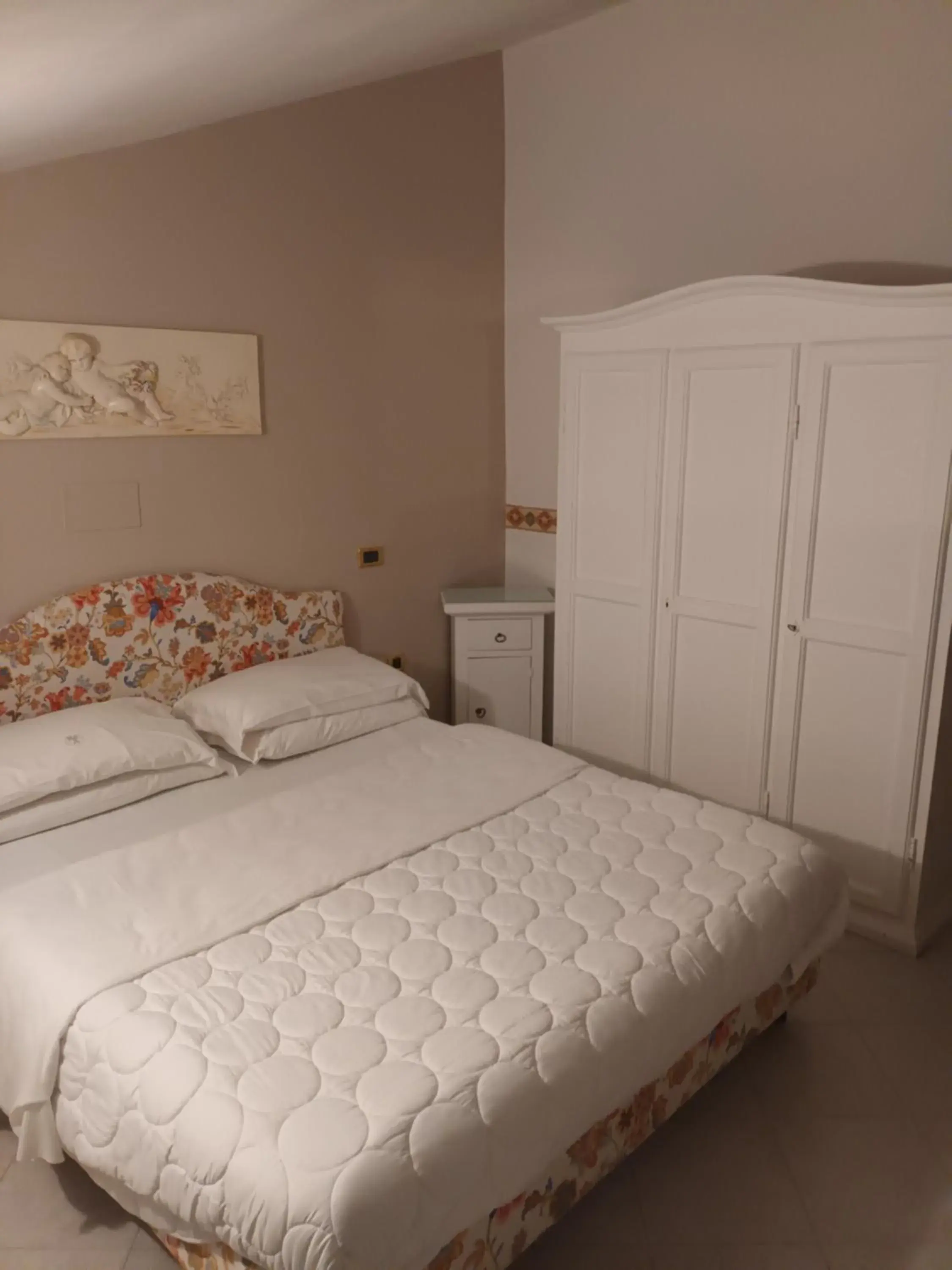 Quadruple Room in Hotel Caserta Antica Quadruple Room in Hotel Caserta Antica