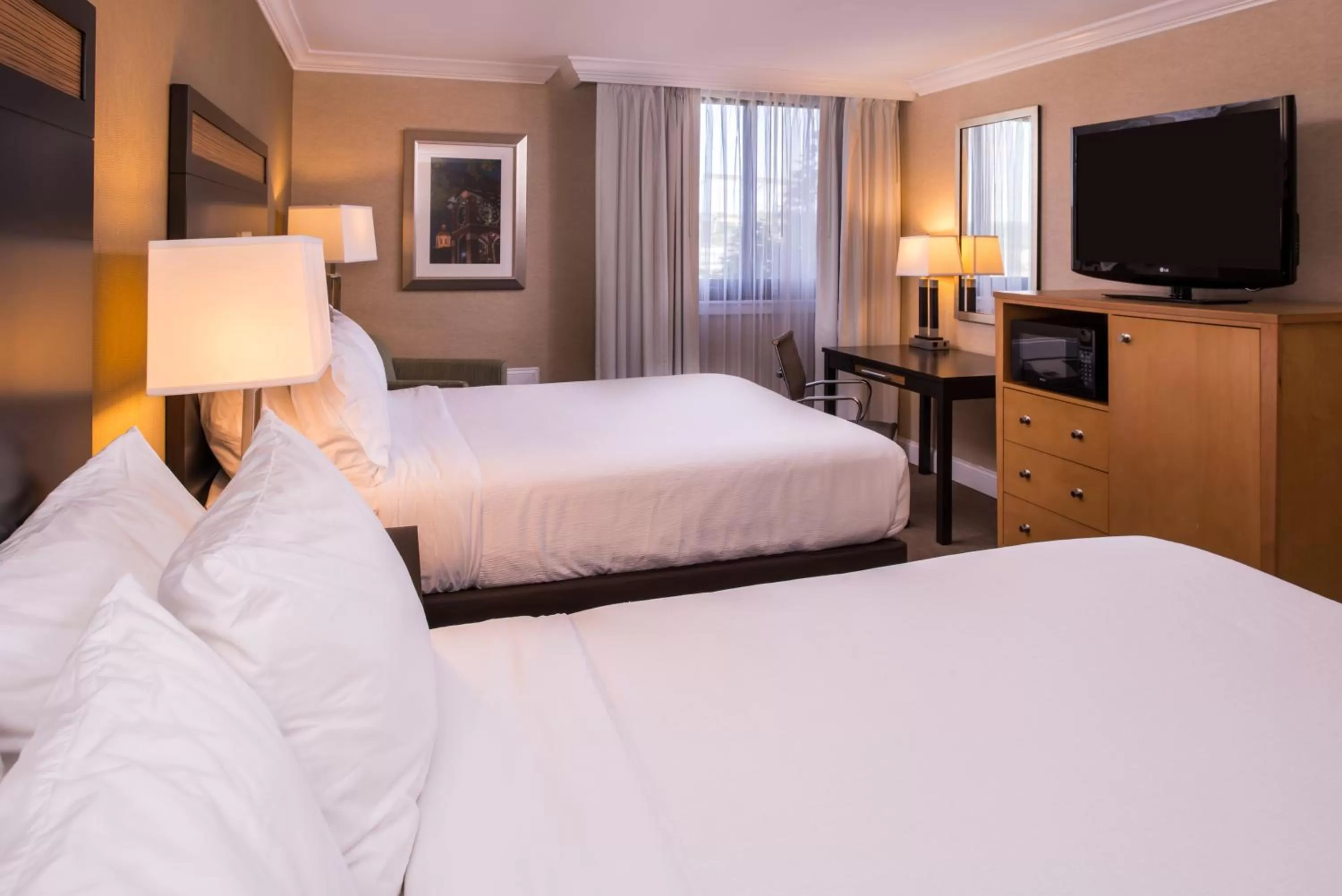 Bed in Holiday Inn Concord Downtown, an IHG Hotel