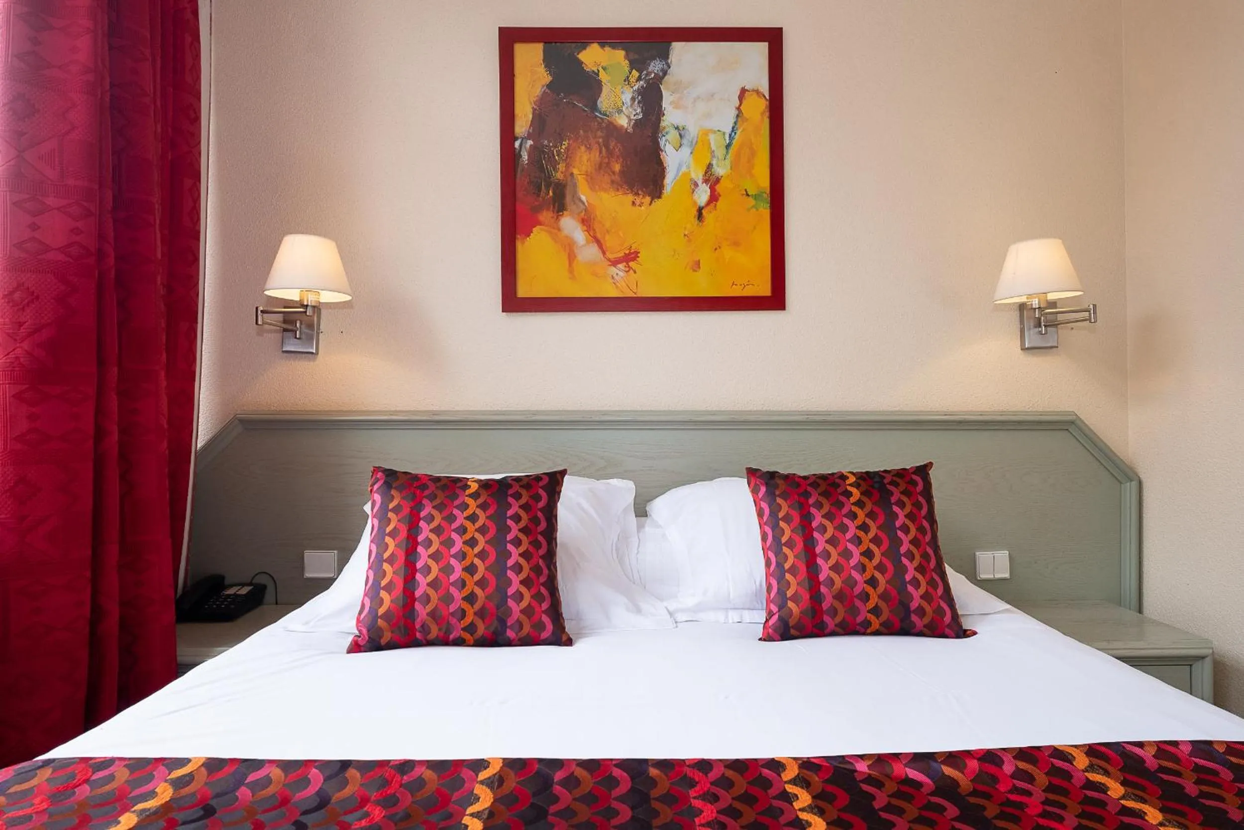 Bed in The Originals City Hotel de l Ange Guebwiller