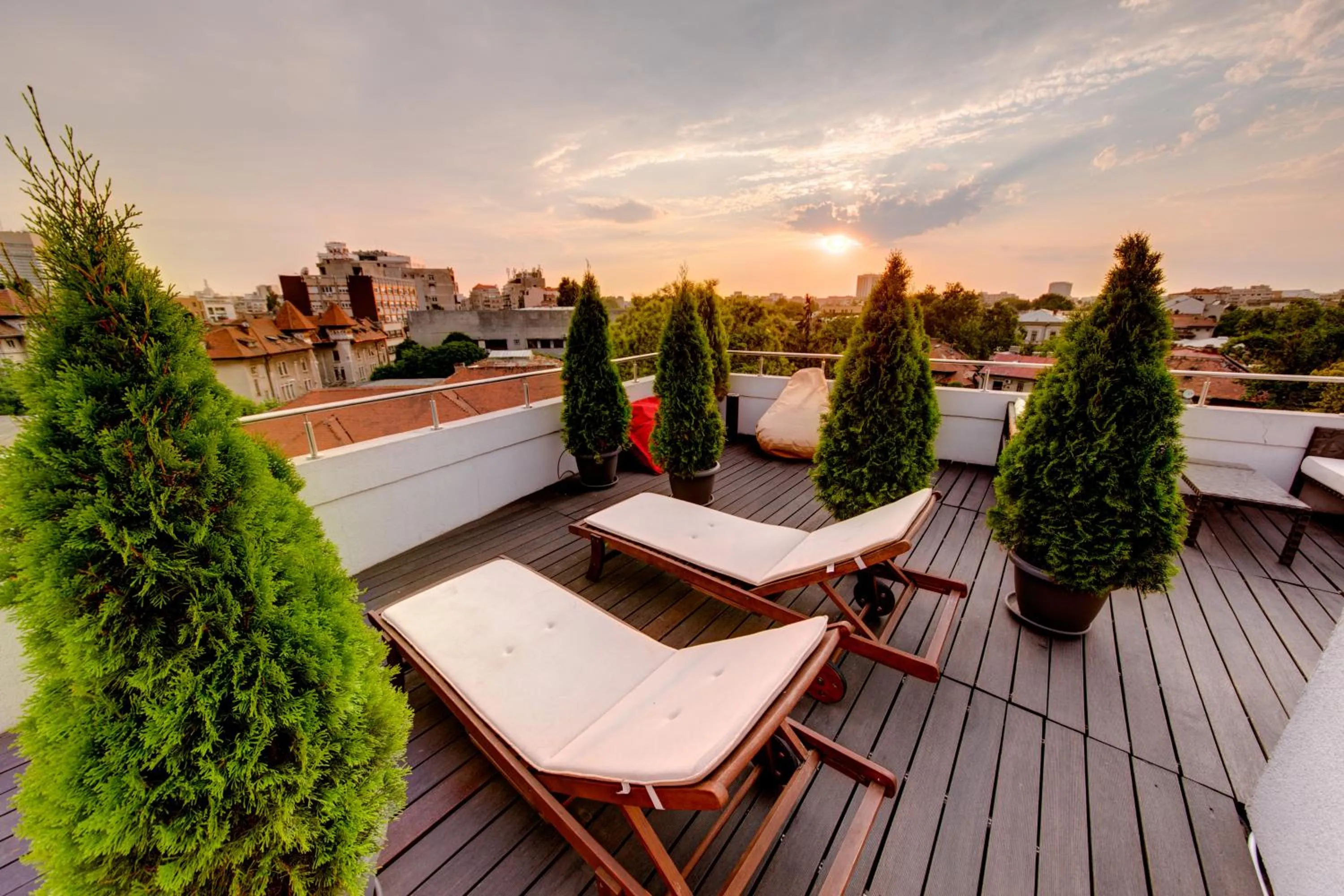 Communal lounge/ TV room in Sarroglia Hotel