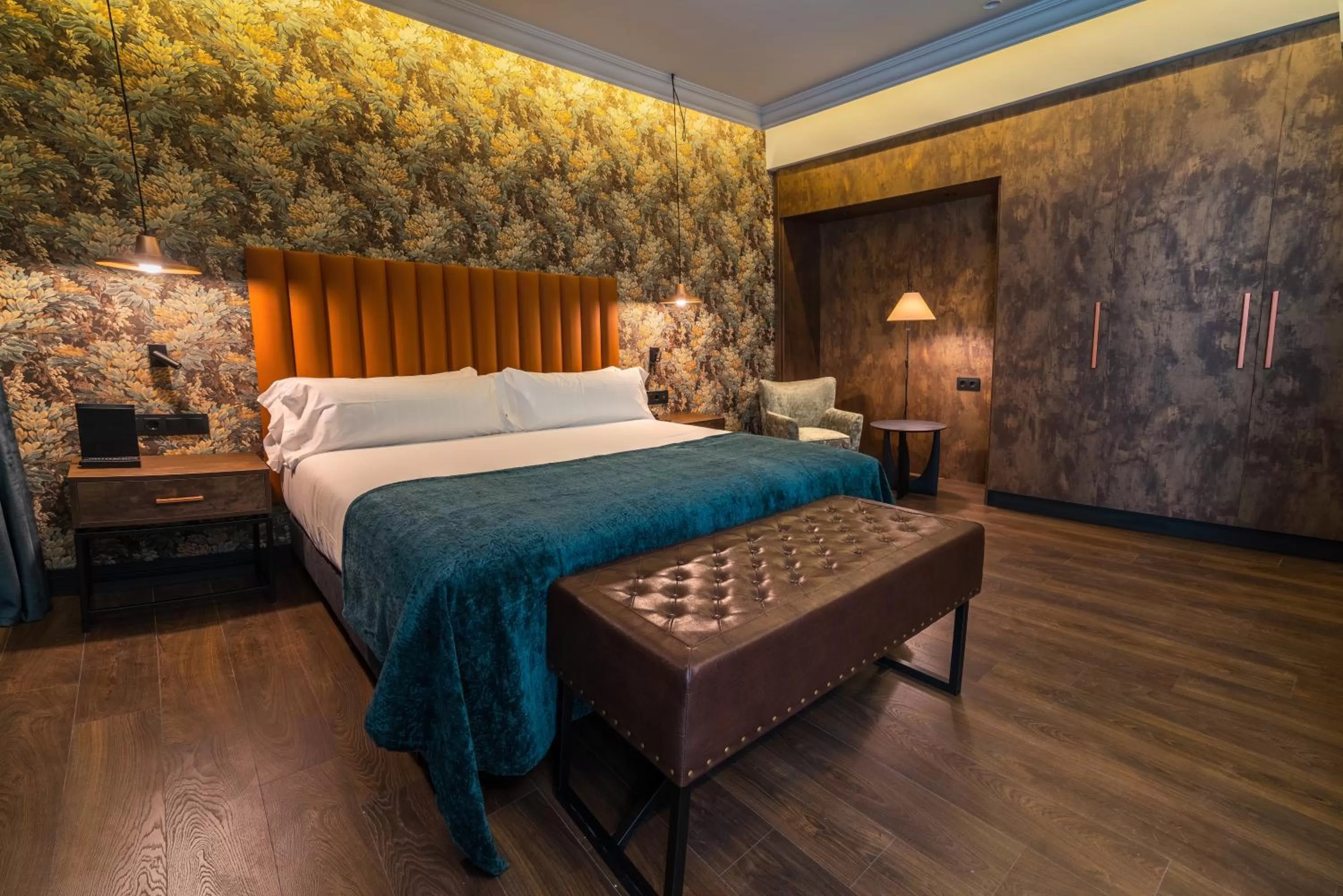 Photo of the whole room, Bed in Catalonia Donosti