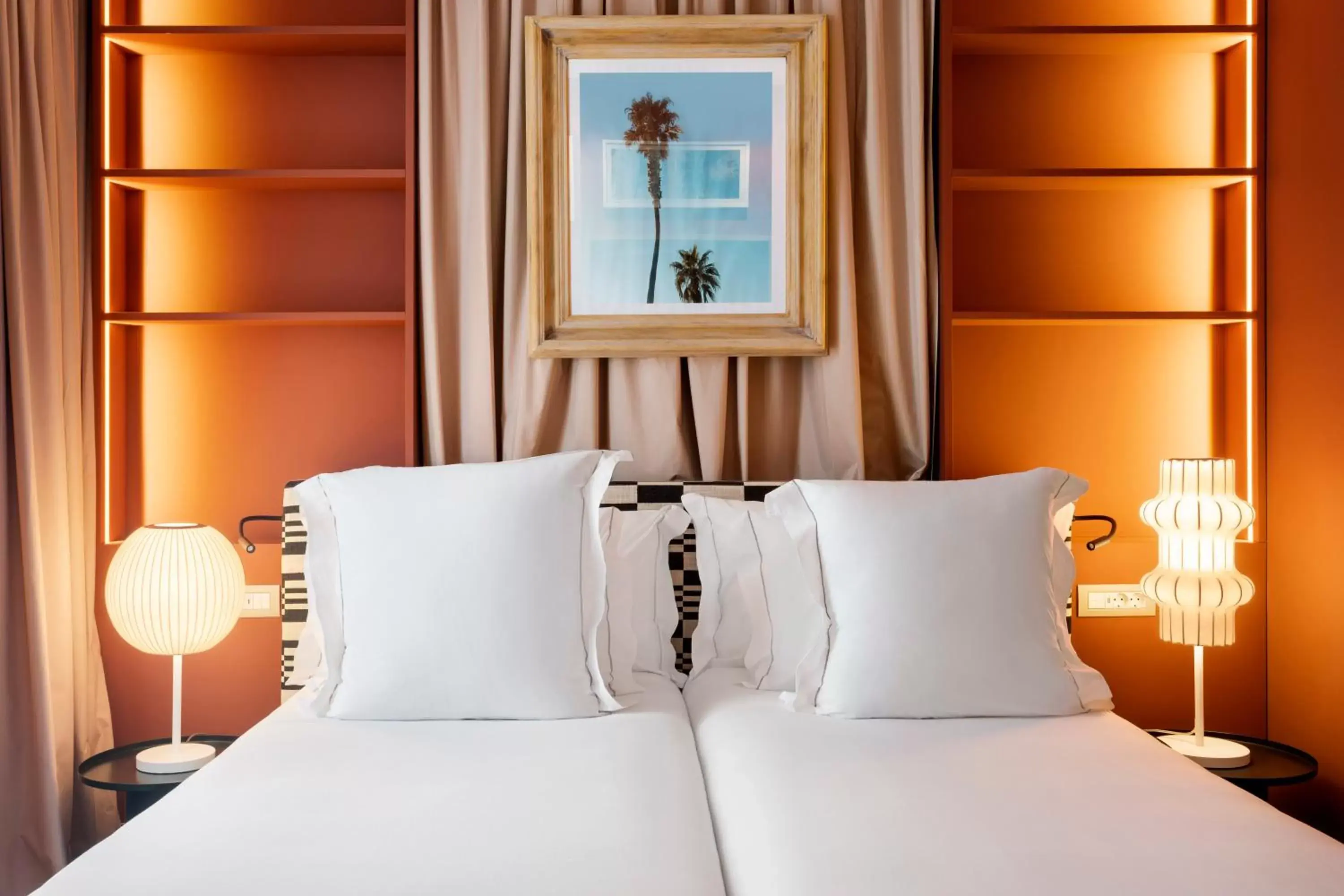 Economy Double or Twin Room in One Shot Aragó Economy Double or Twin Room in One Shot Aragó