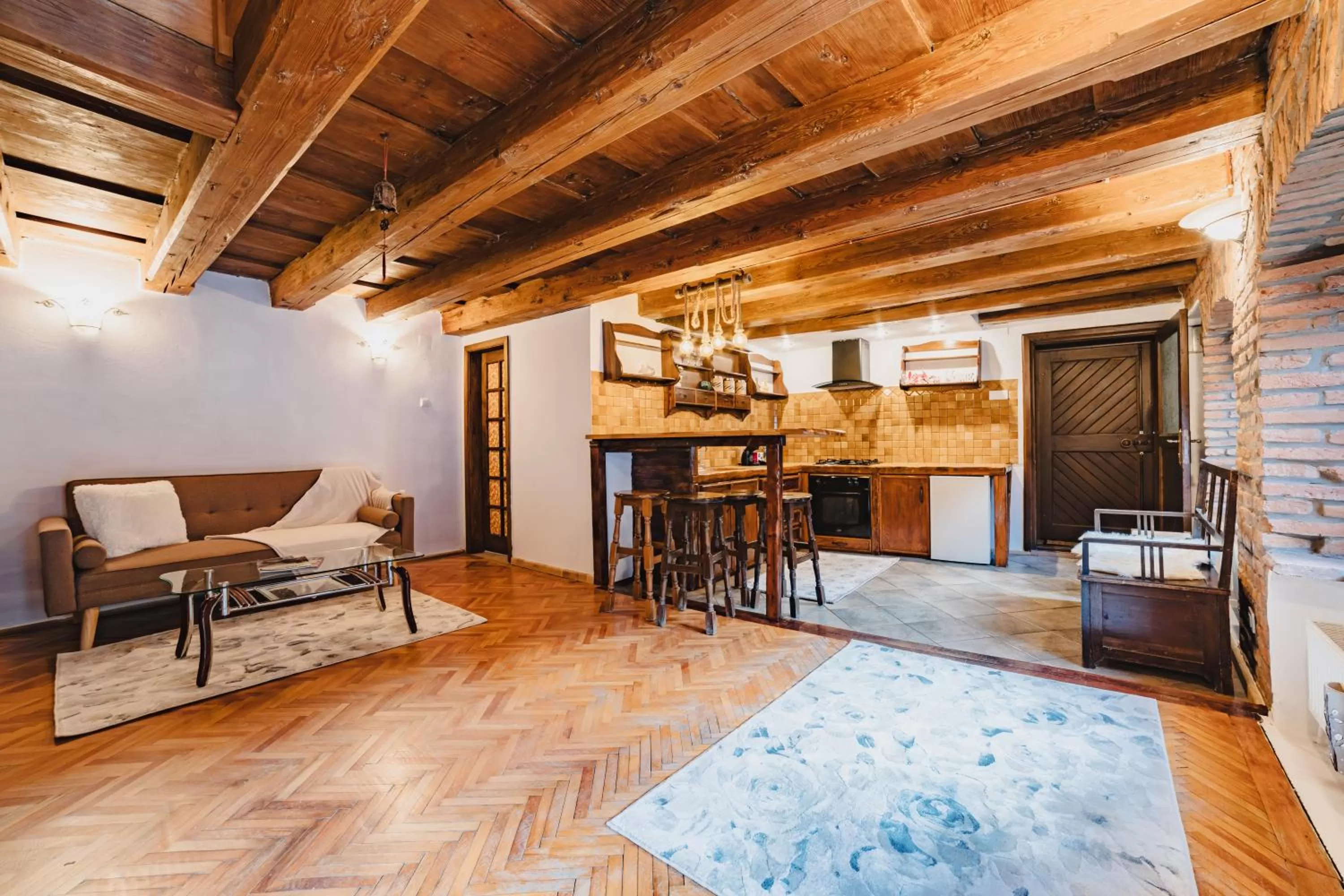 Kitchen or kitchenette in ALBERT RESIDENCE Brasov with complimentary parking and 10 percent Food and Drinks