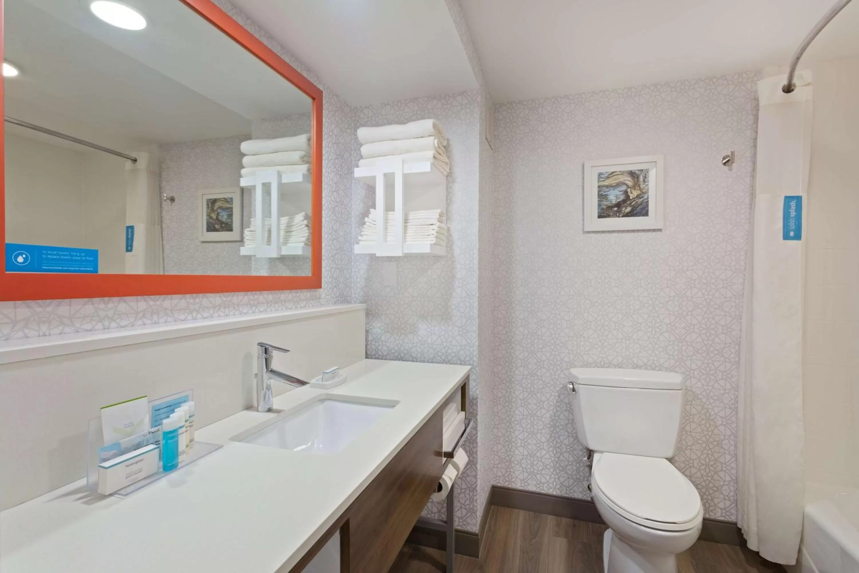 Bathroom in Hampton Inn Perry