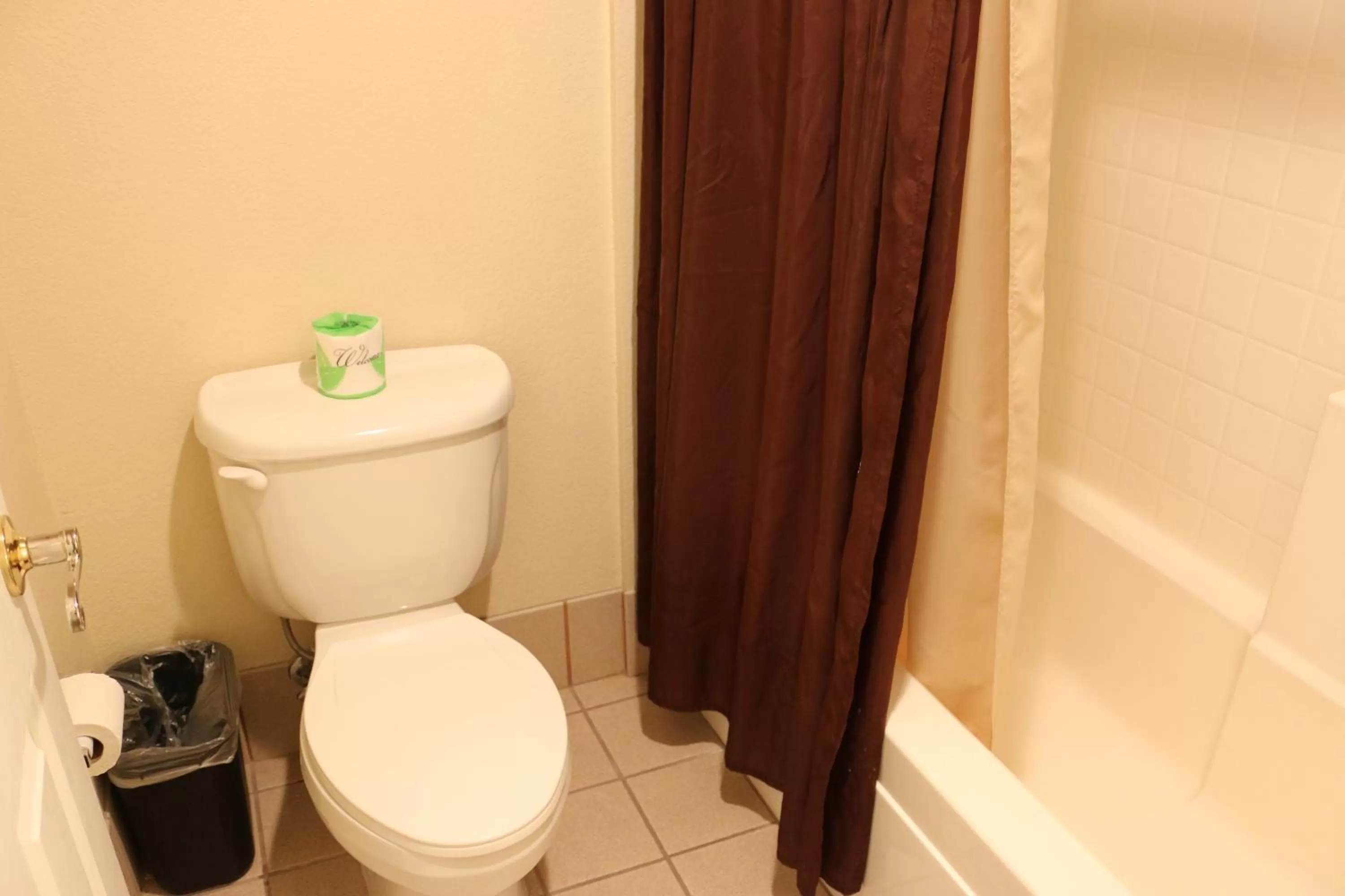 Bathroom in Historian Inn