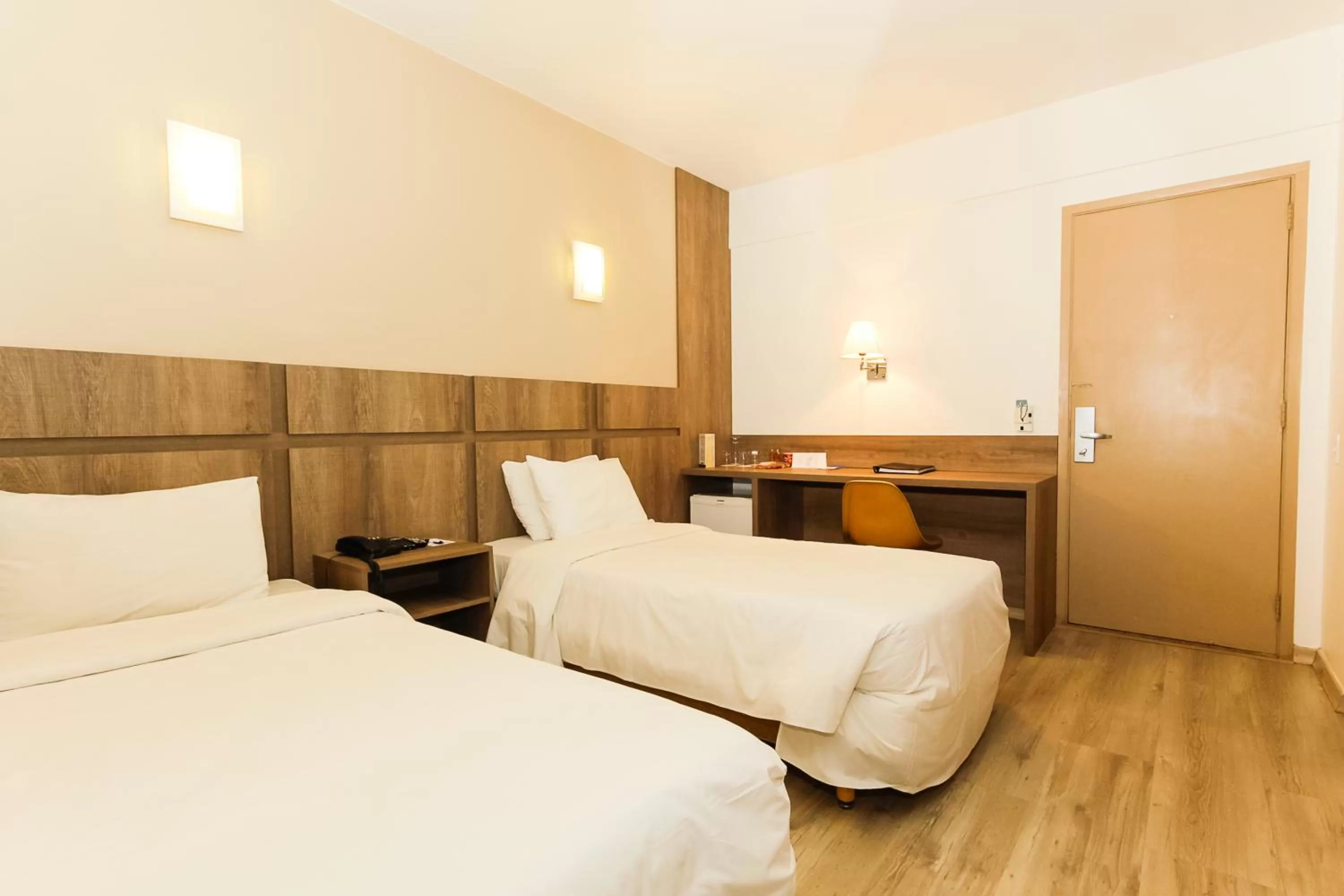 Photo of the whole room, Bed in América Bittar Hotel