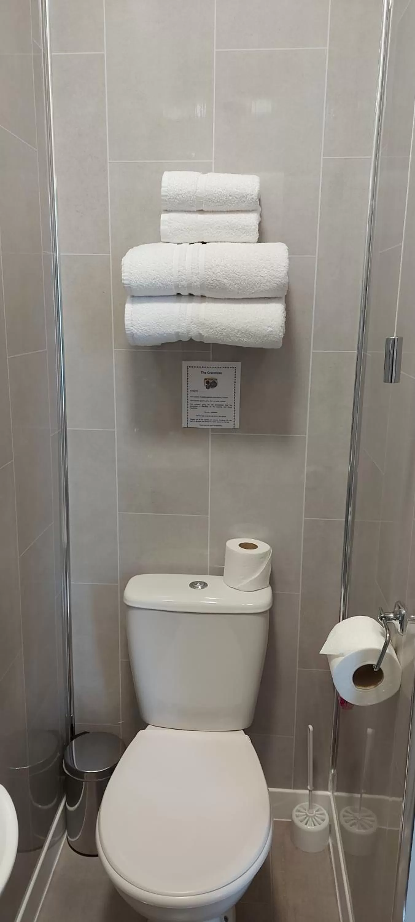 Shower in Cranmore Guest House