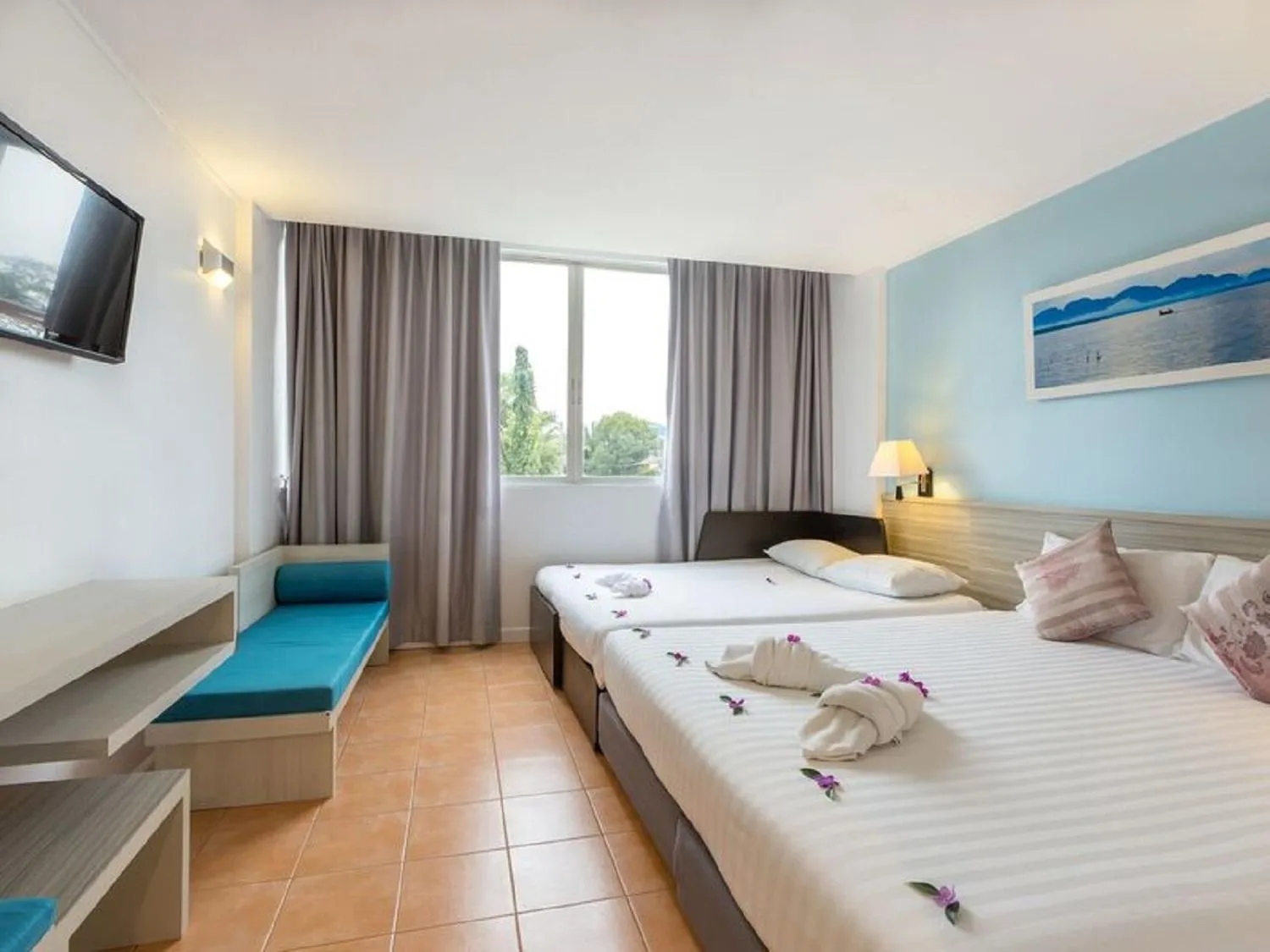 Bed in ON Hotel Phuket - SHA