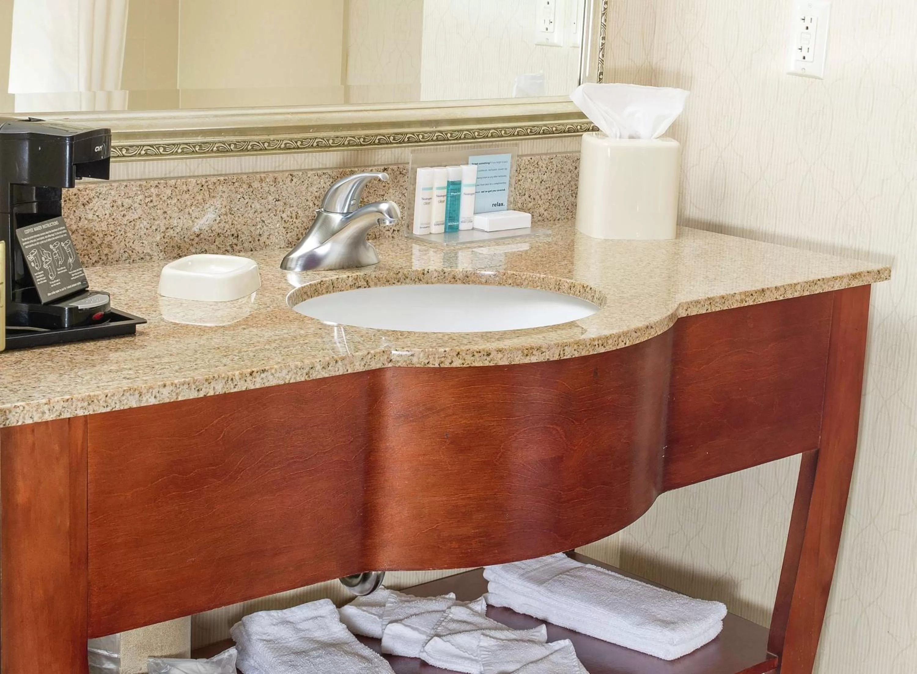 Bathroom in Hampton Inn Littleton