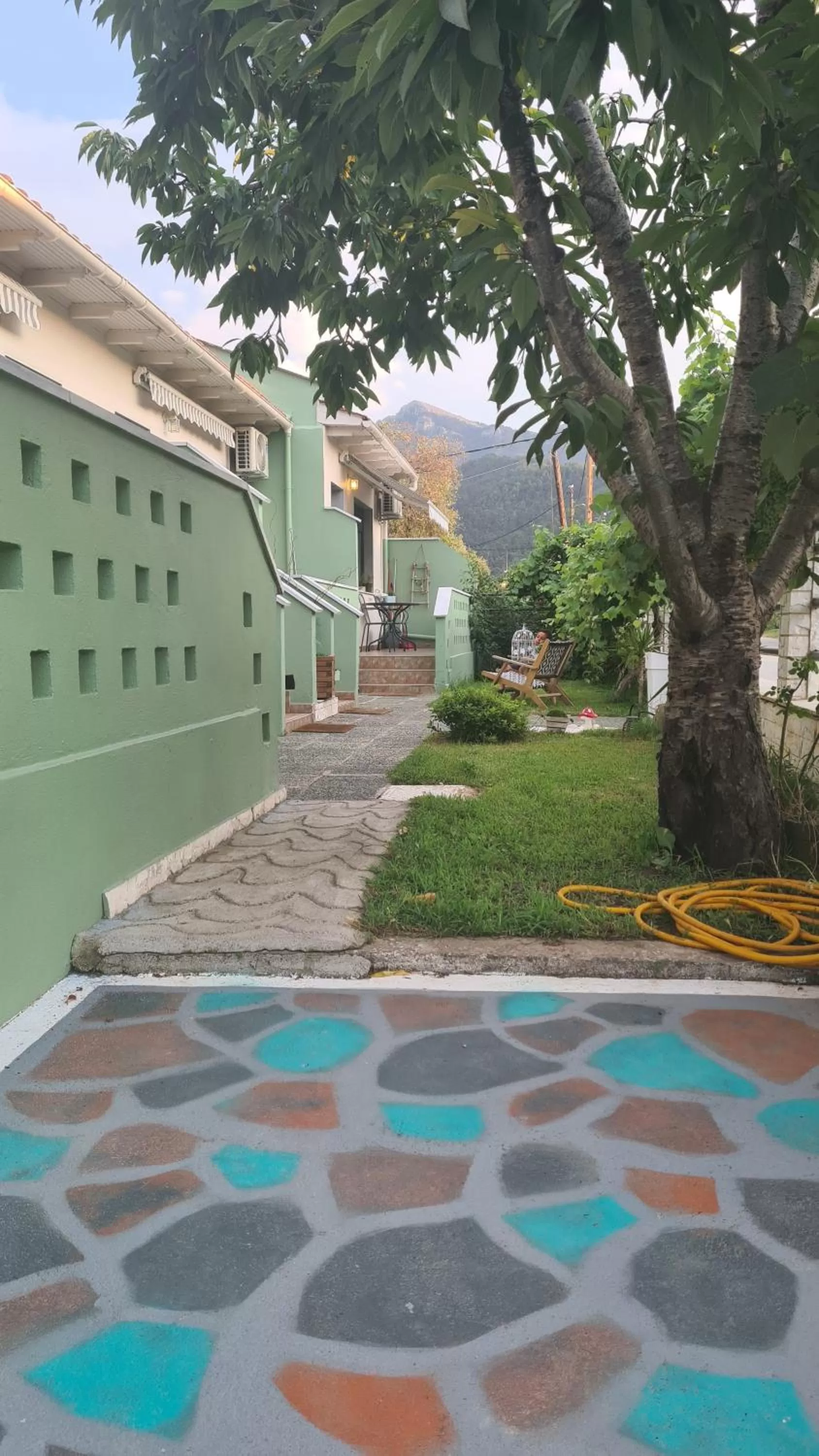 Lamprini's Deluxe Studios