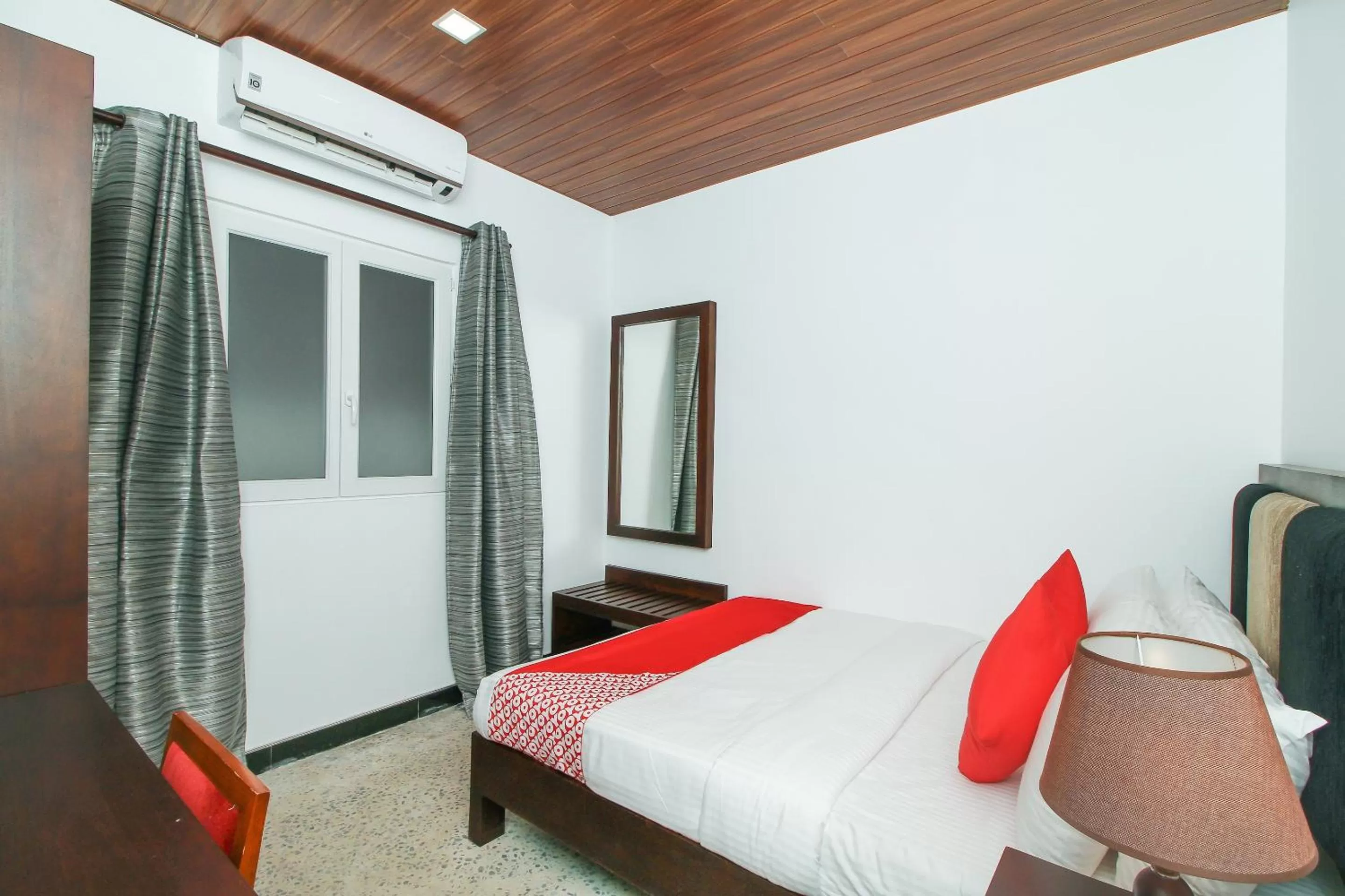 Bedroom, Bed in Hotel 198 Negombo