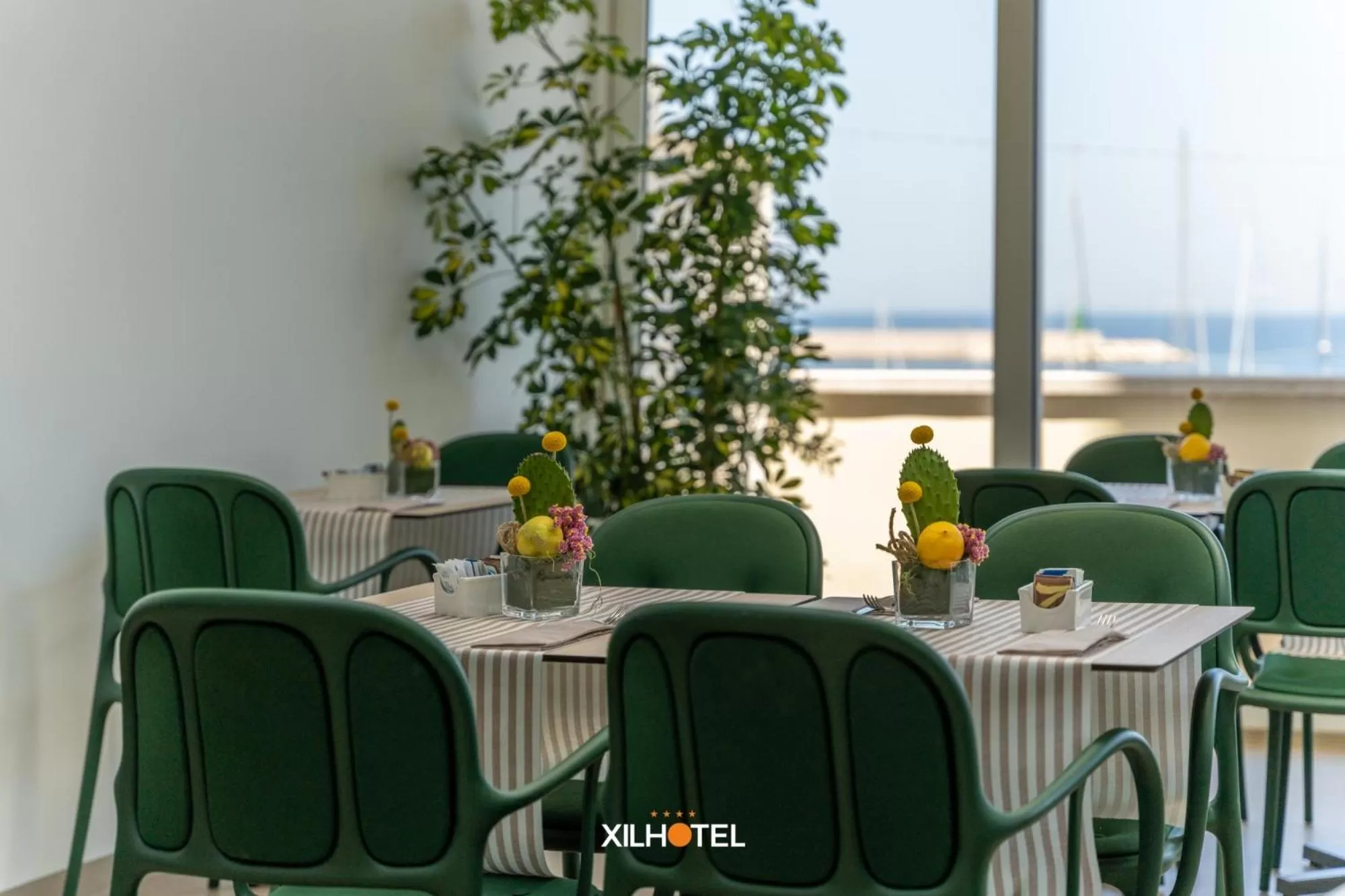 Restaurant/places to eat in Xilhotel