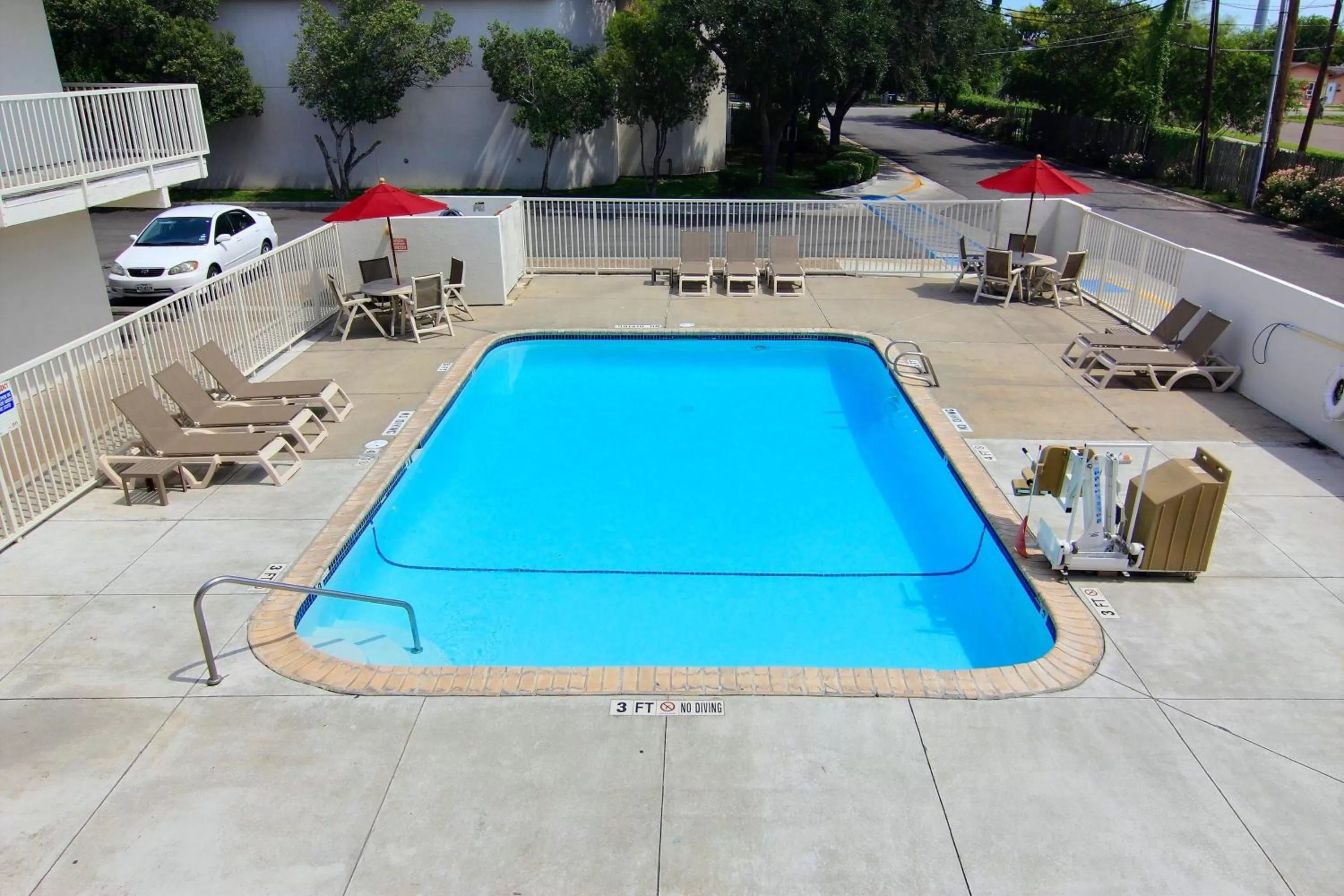 Swimming pool in Motel 6-Corpus Christi, TX - Northwest