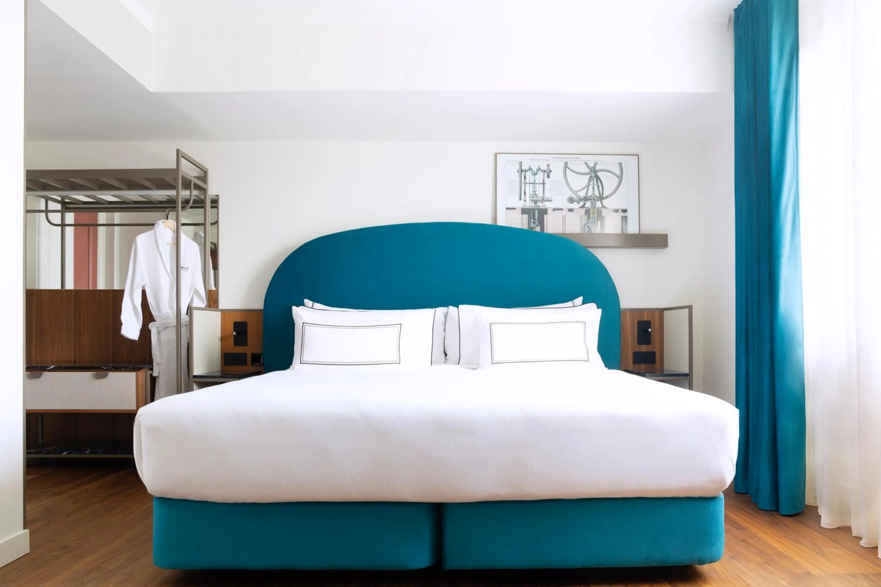 Bedroom, Bed in Villa Marquis a Member of Melia Collection Tour Eiffel