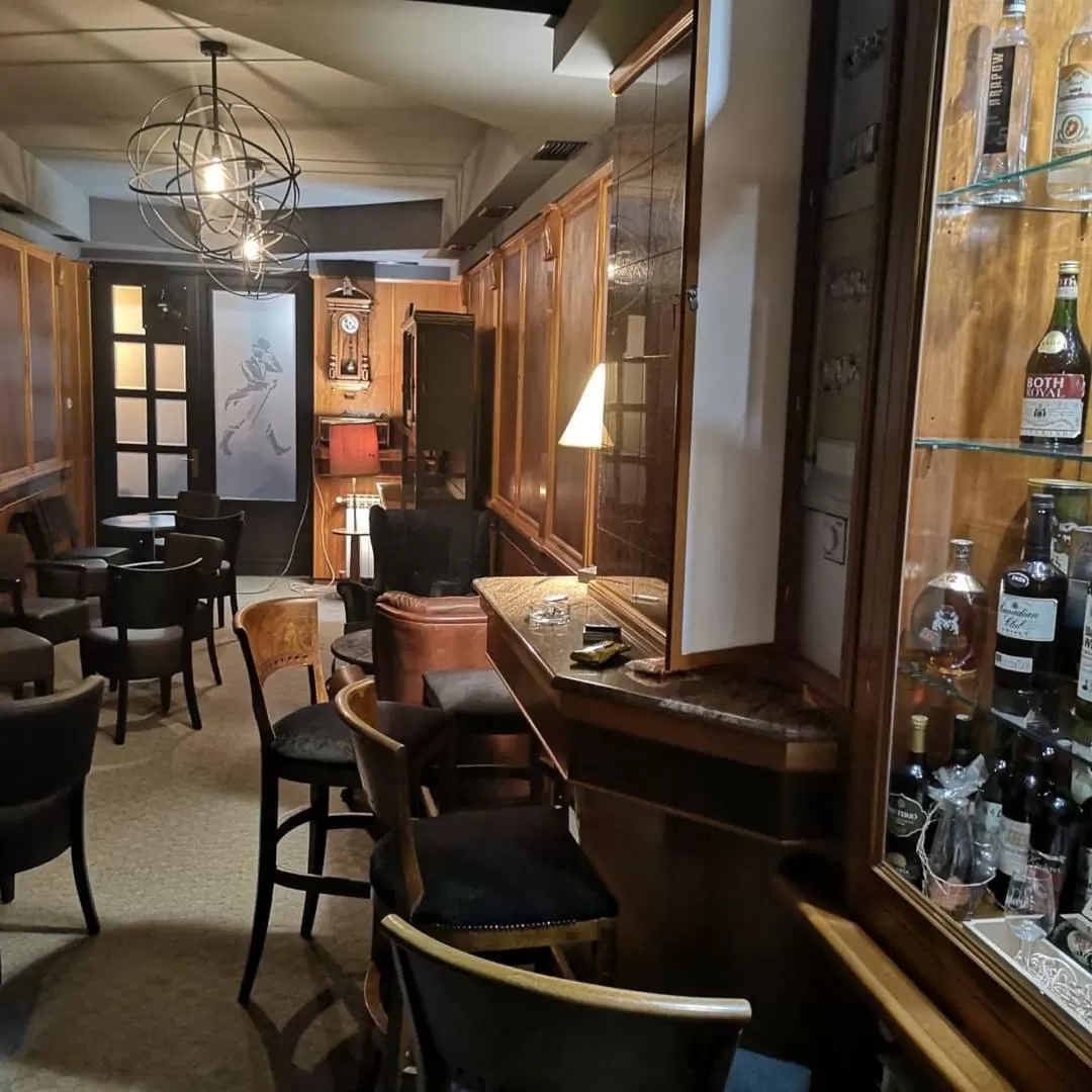 Restaurant/places to eat in MyWay