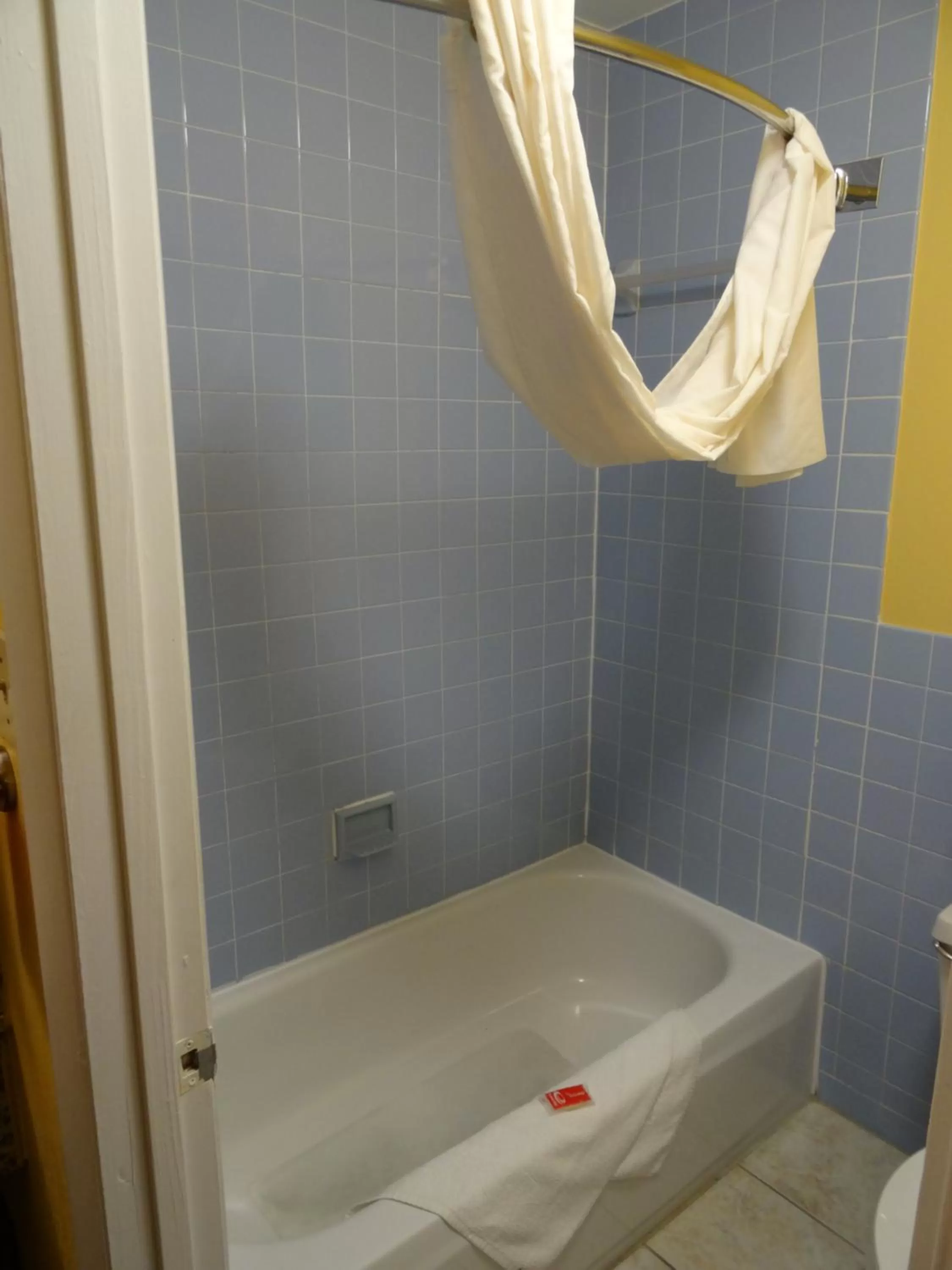 King Room - Non-Smoking in Econo Lodge Fredericksburg near I-95