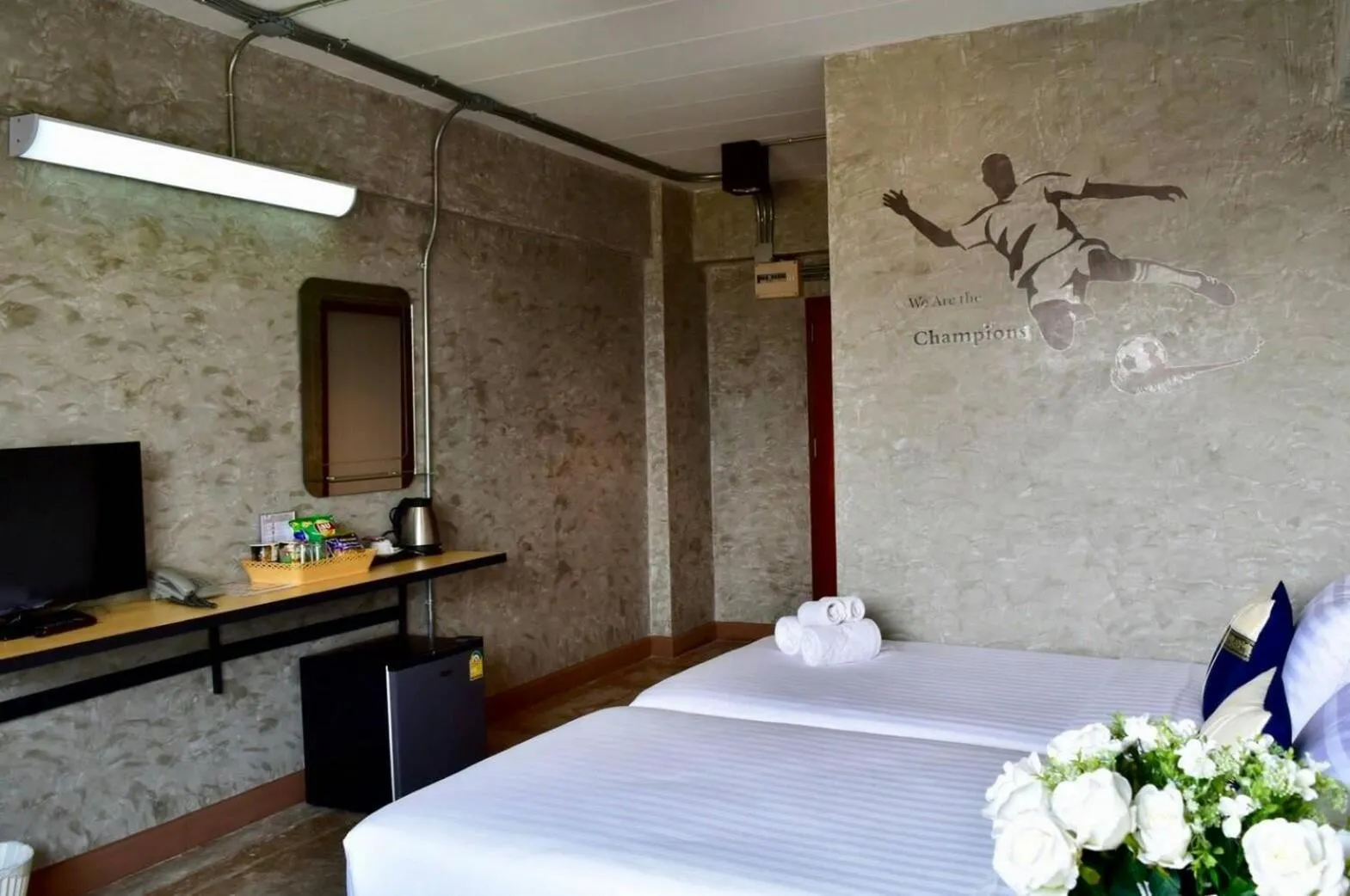 Bed in Happyland Mansion