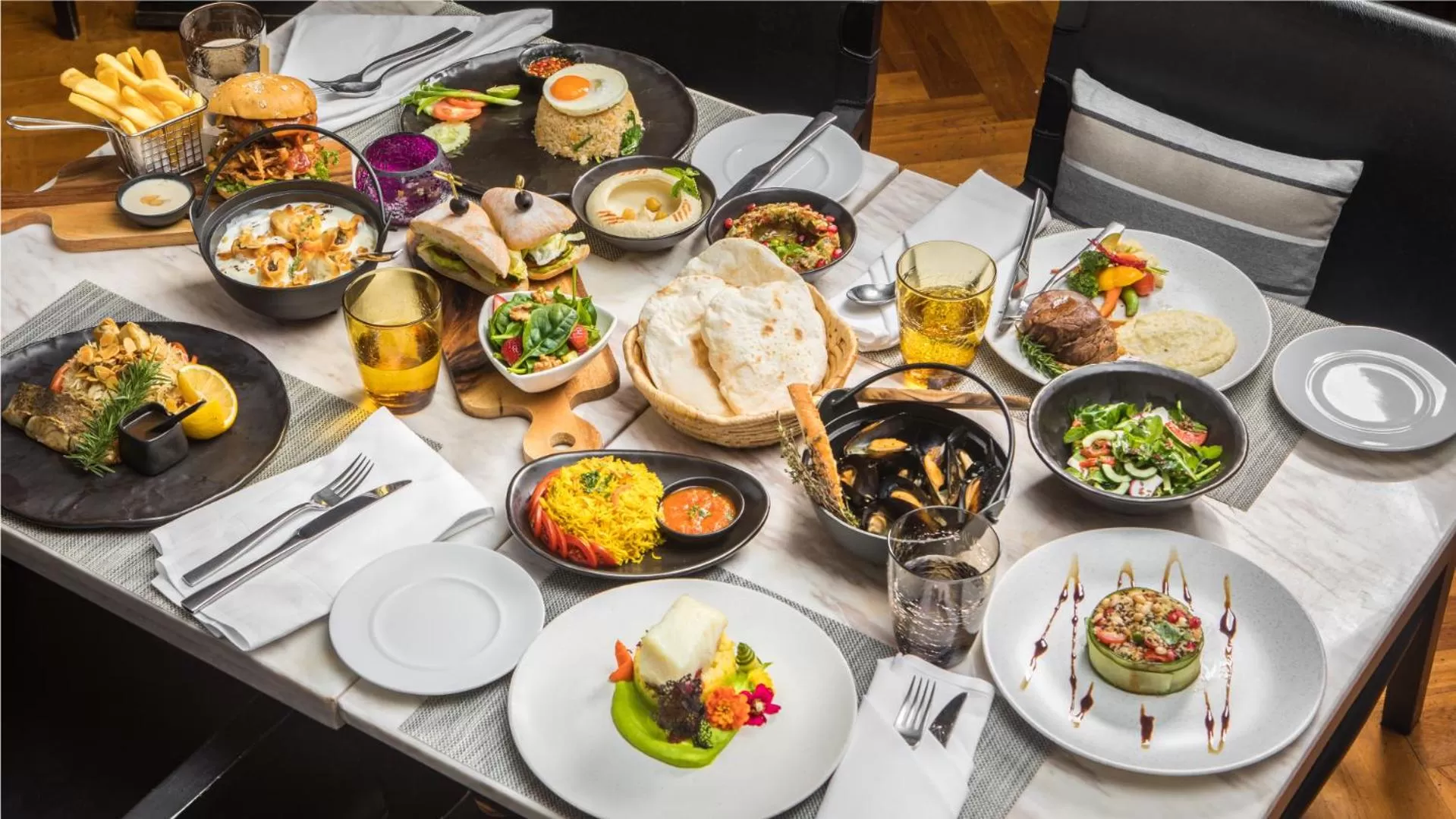 Restaurant/places to eat in Mövenpick Hotel Sukhumvit 15 Bangkok