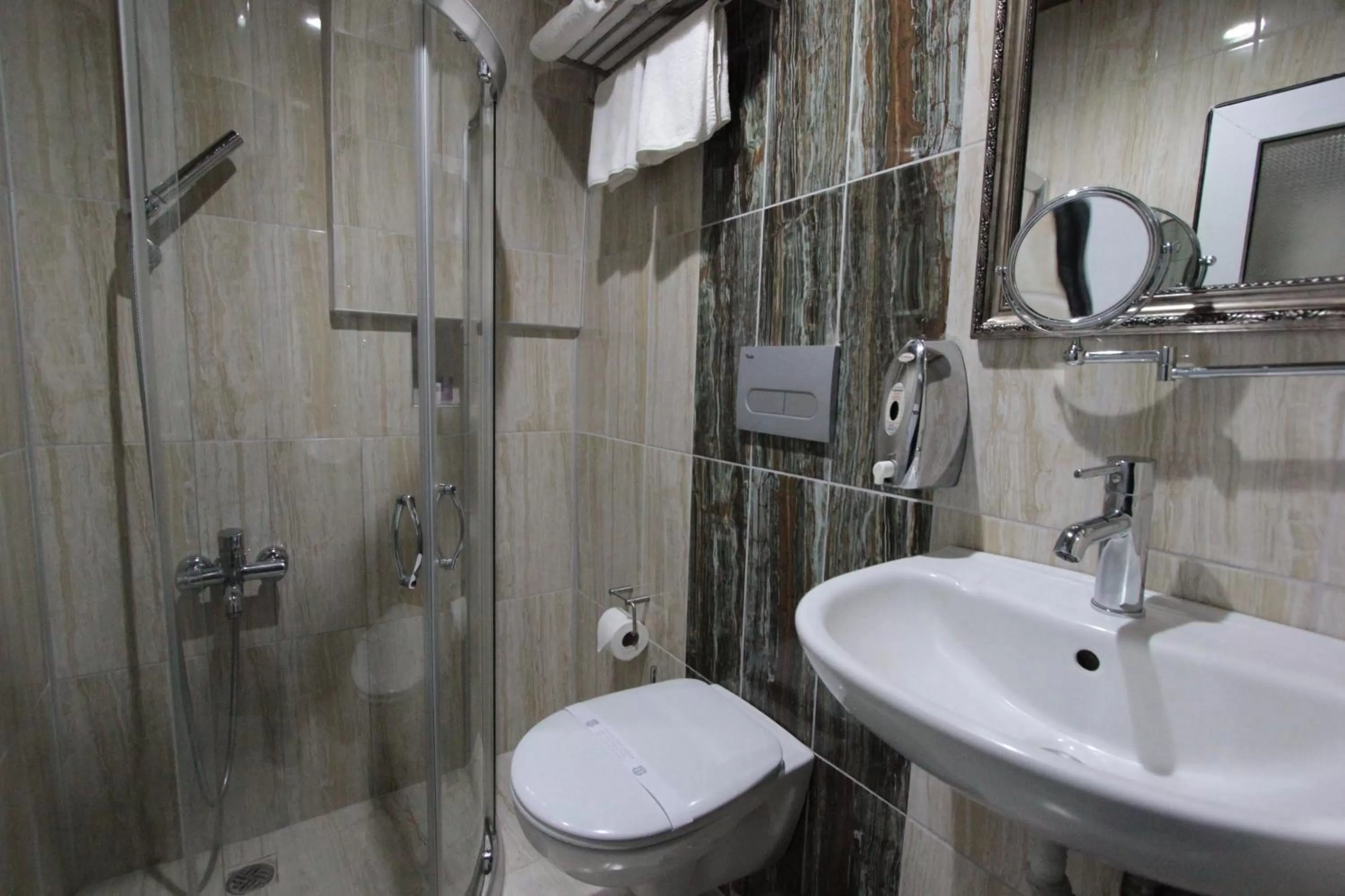 Bathroom in Guven Cave Hotel