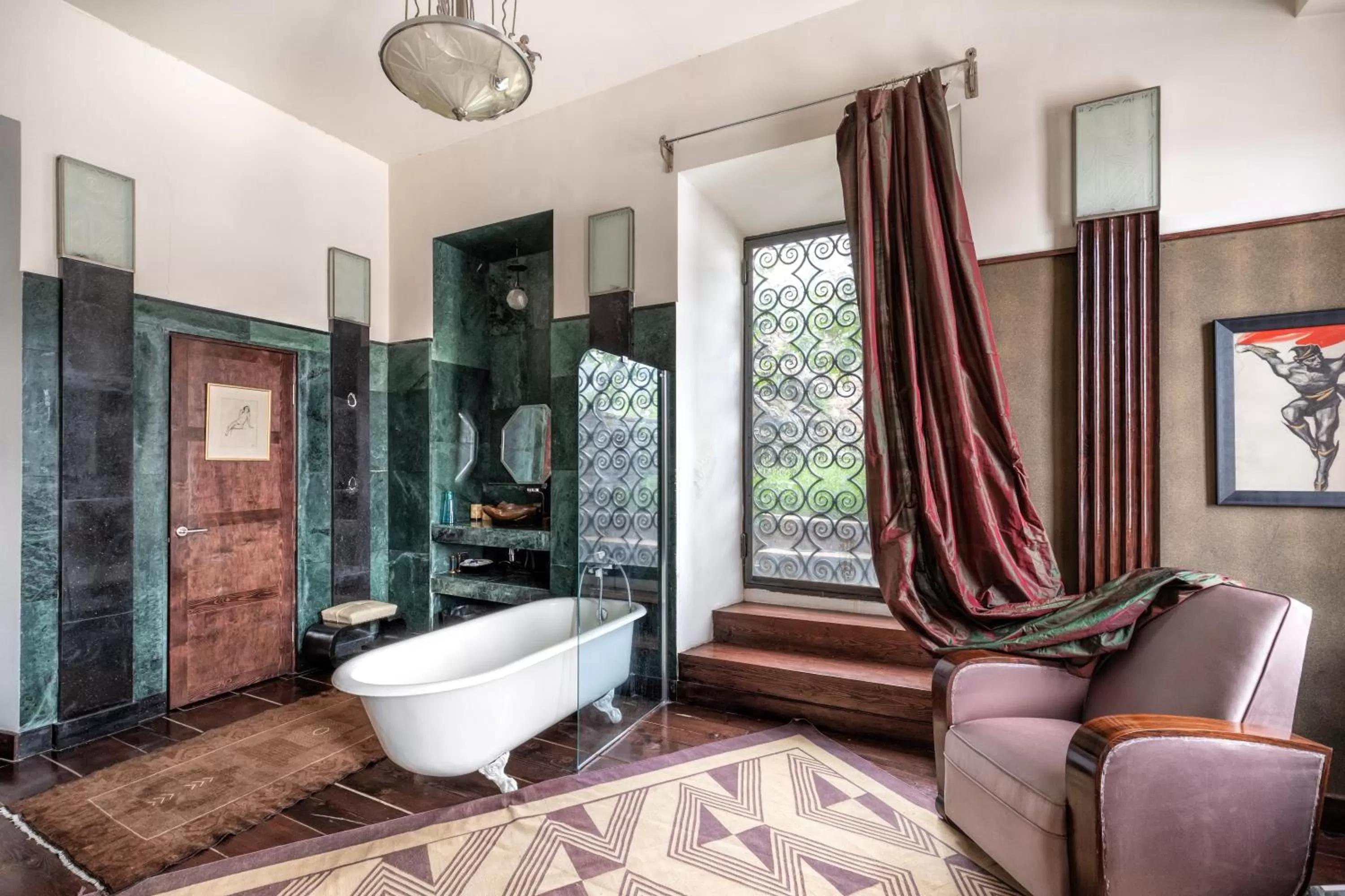 Shower in Castle in Old Town