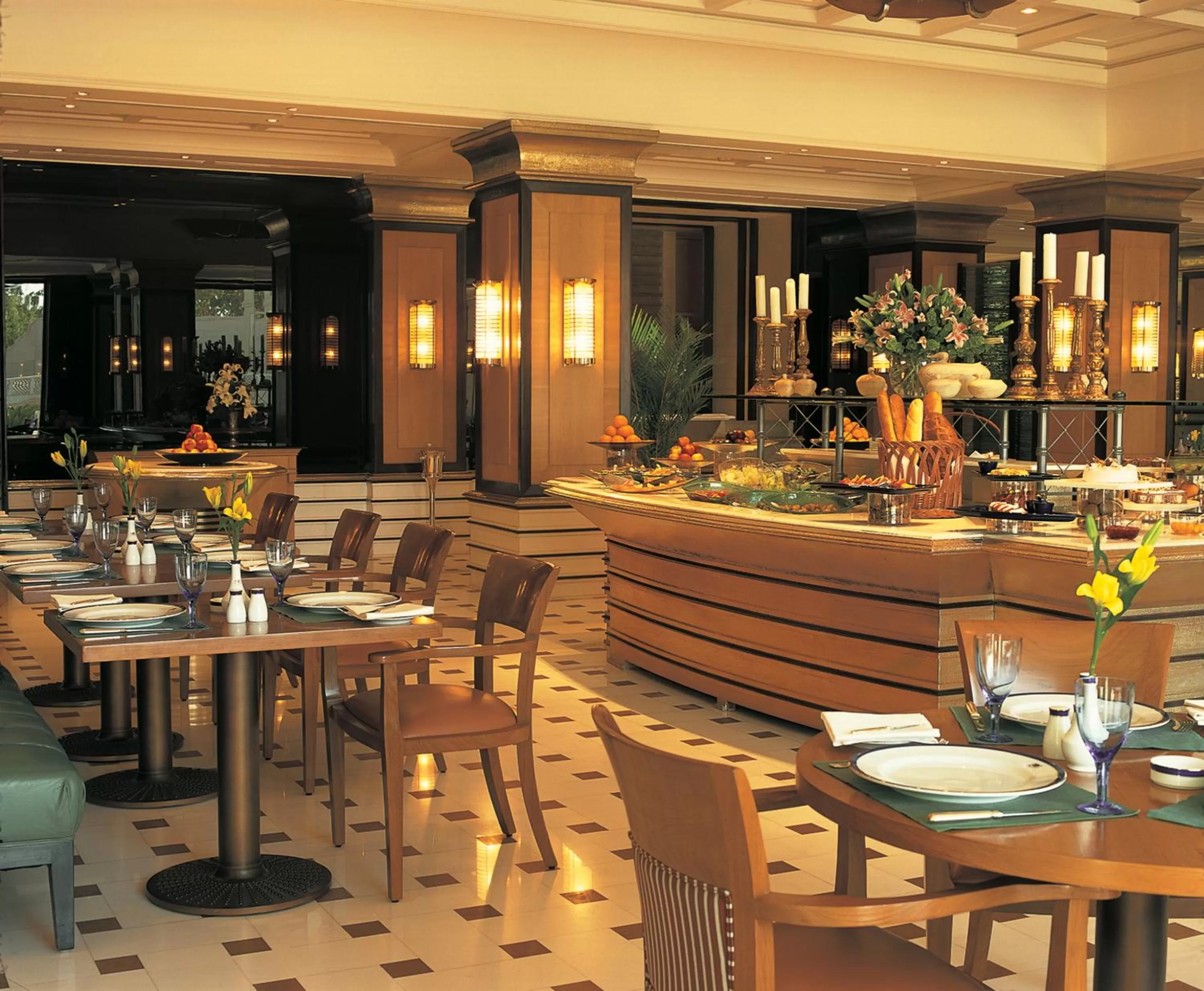 Restaurant/places to eat in The Oberoi Amarvilas Agra