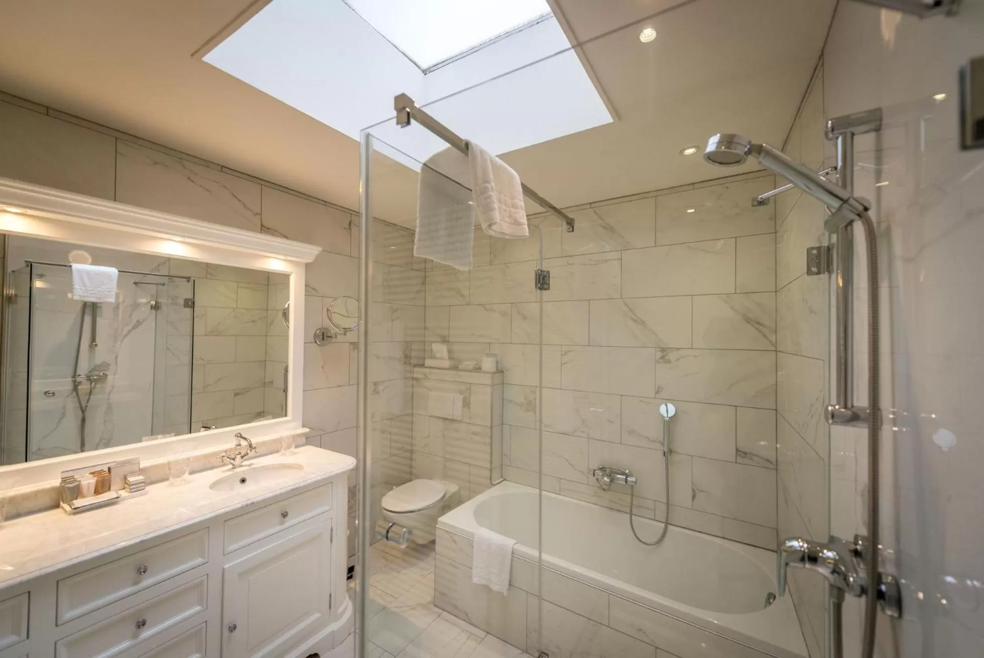 Bathroom in Hotel Jan Brito