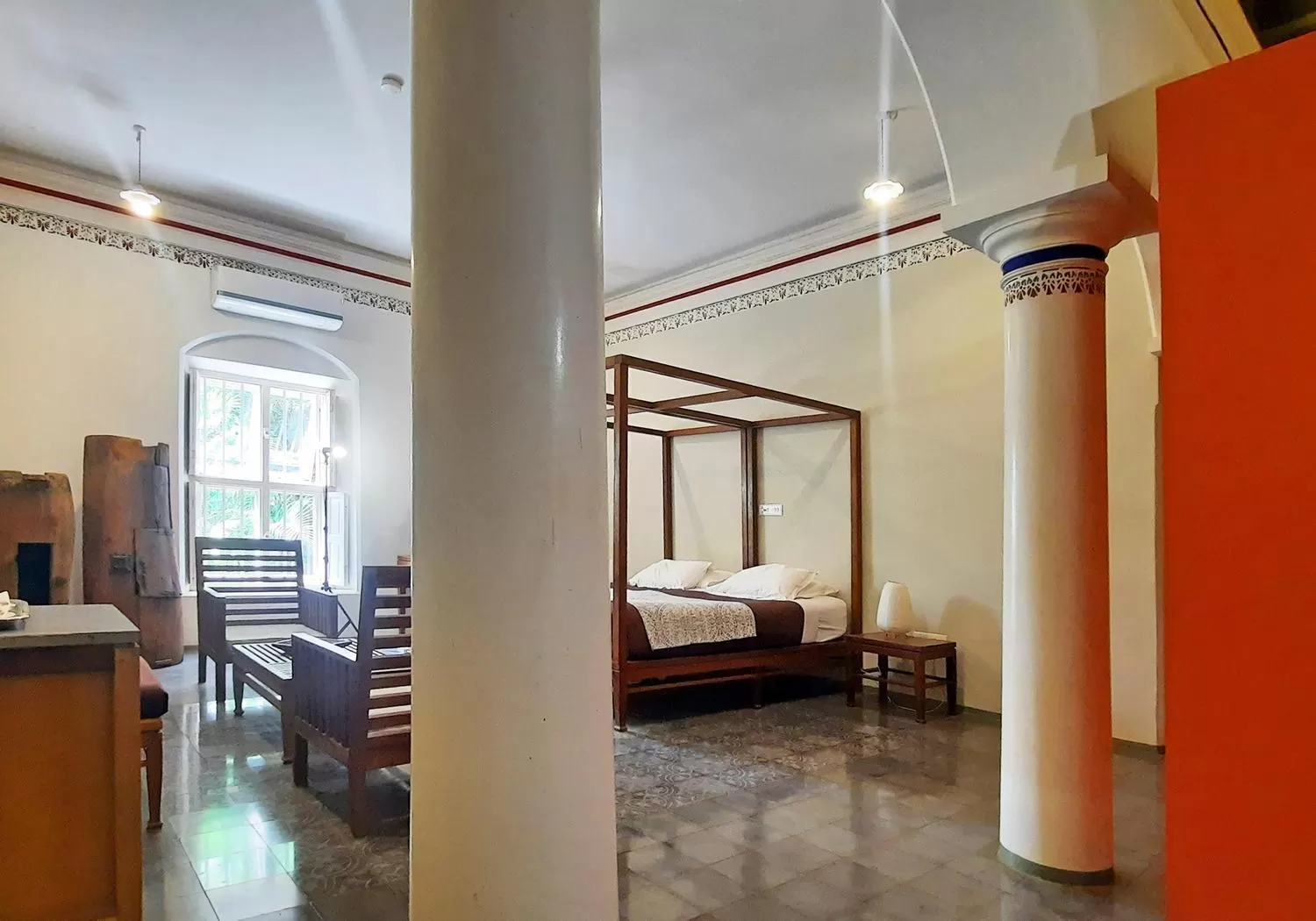 Photo of the whole room, Bed in Saratha Vilas Chettinad