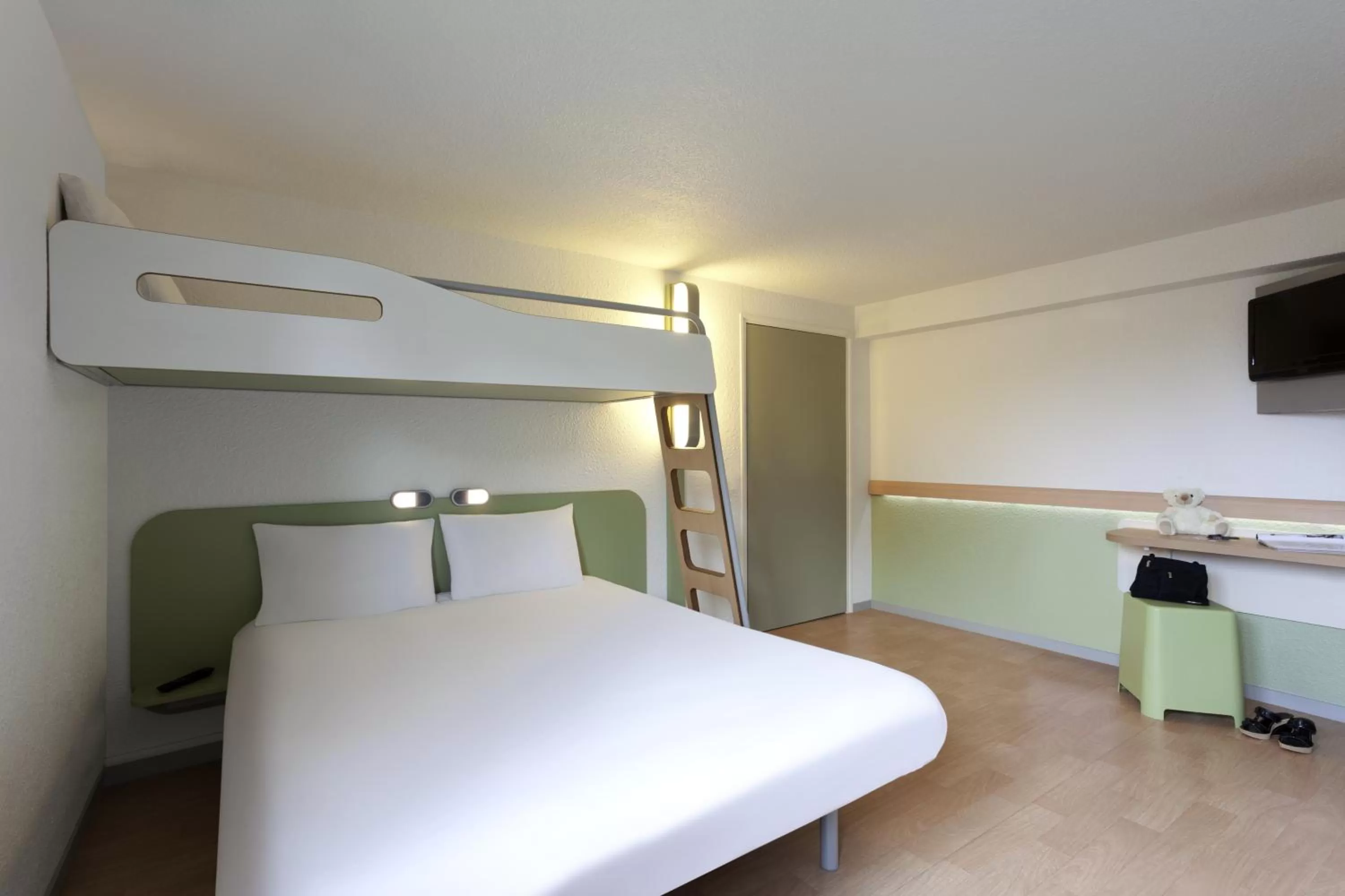 Bed in IBIS Budget Tarbes