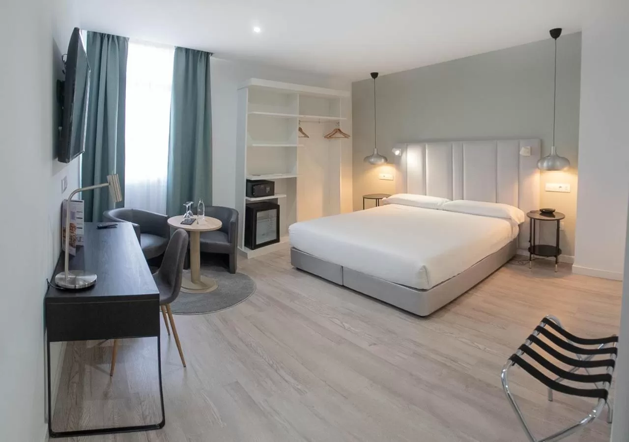 TV and multimedia, Bed in Hotel Pasarela