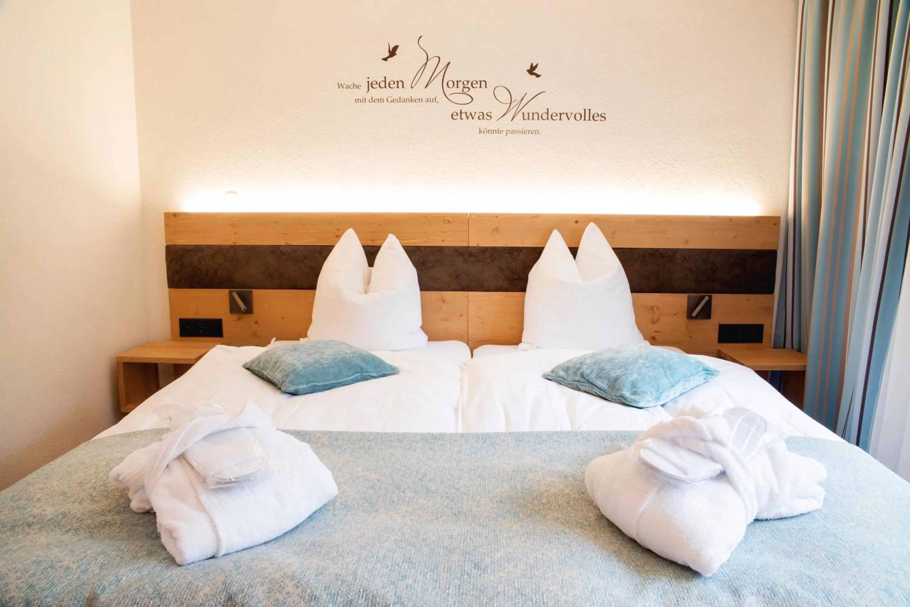 Photo of the whole room, Bed in Hotel Hemizeus & Iremia Spa