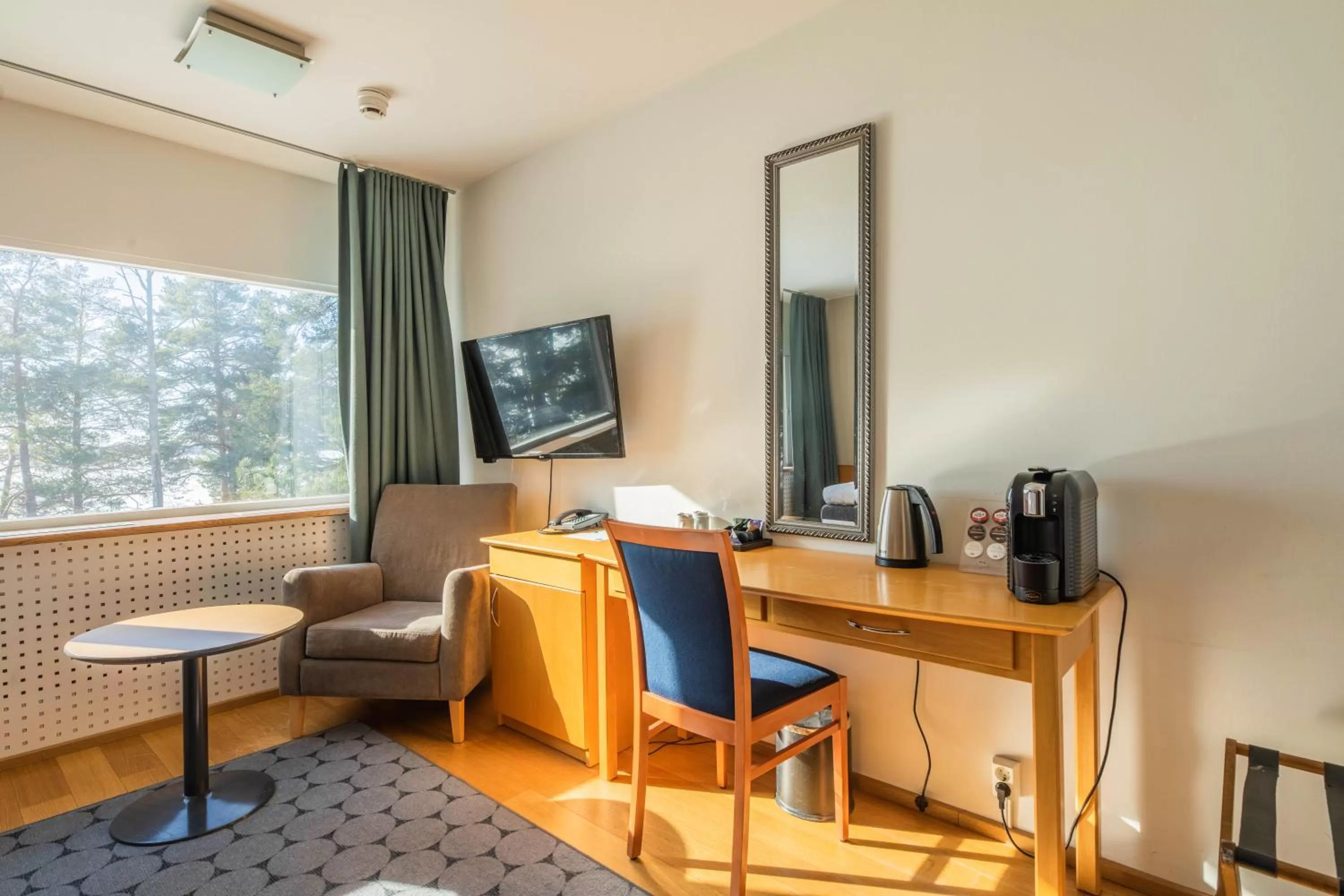 Superior King Room with Sea View in Hotel Rantapuisto