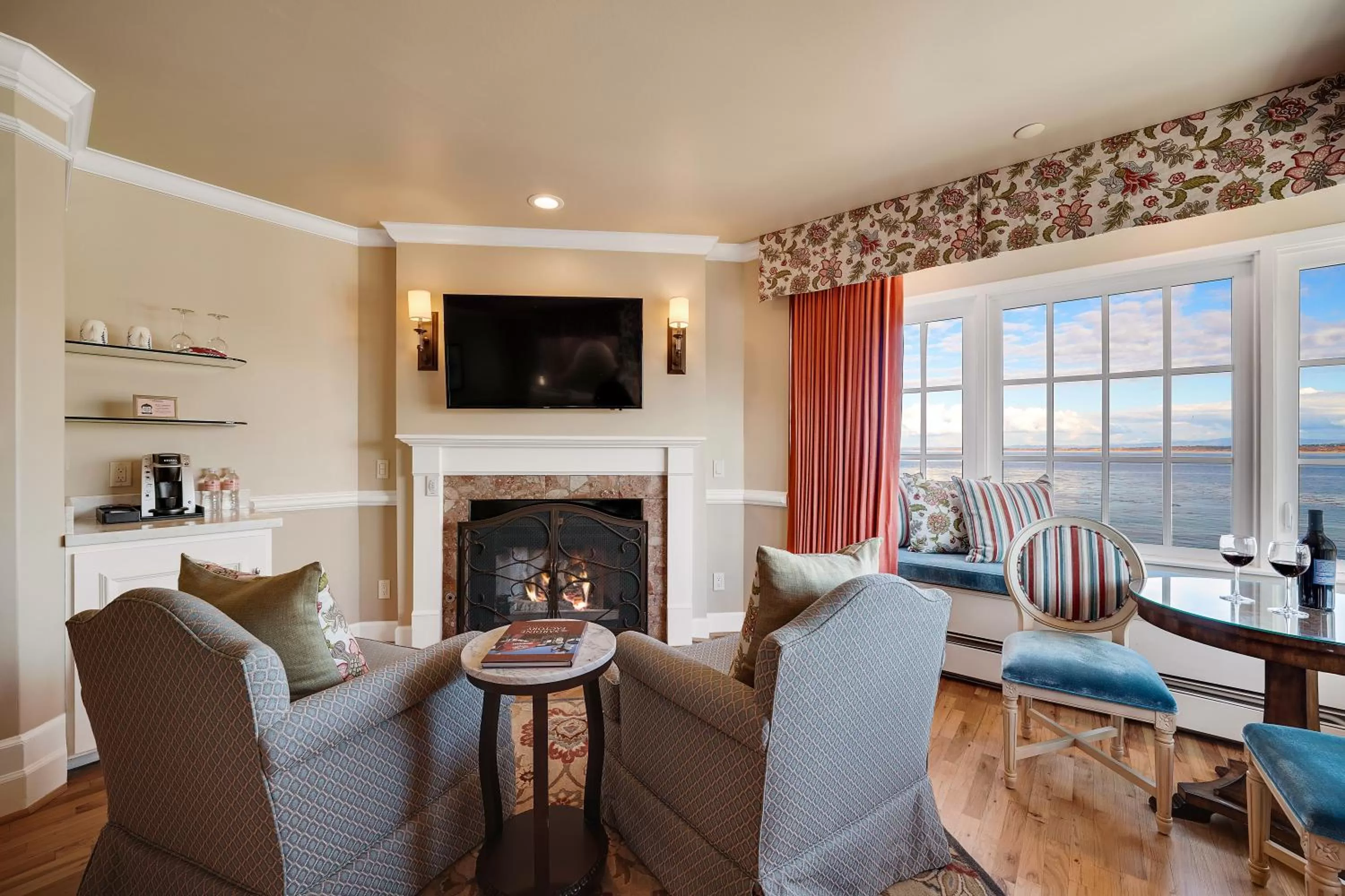 Seating area in Spindrift Inn